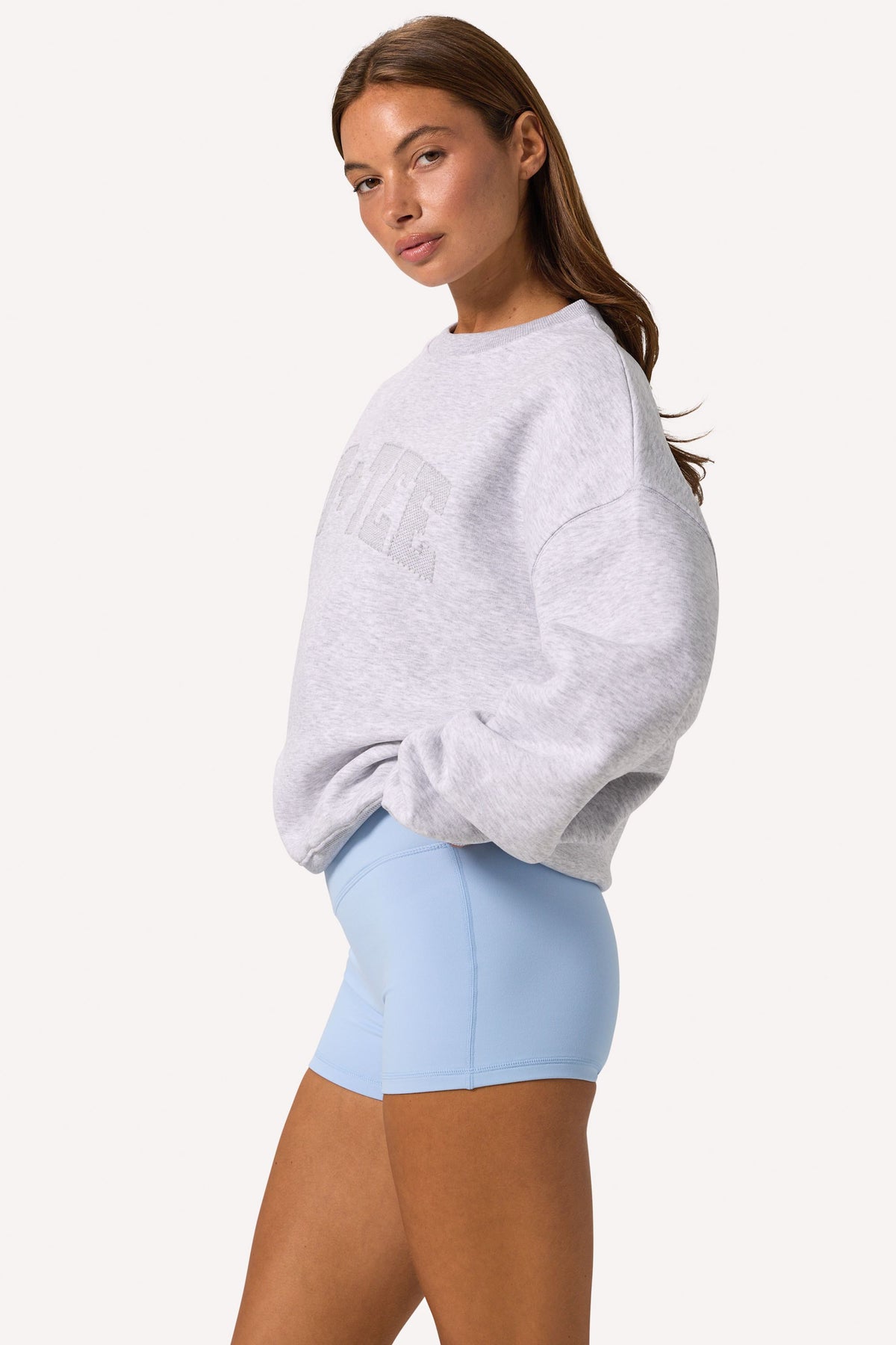 ⁣⁢Oversized-Pullover mit Rundhalsausschnitt in Grau meliert⁤⁣