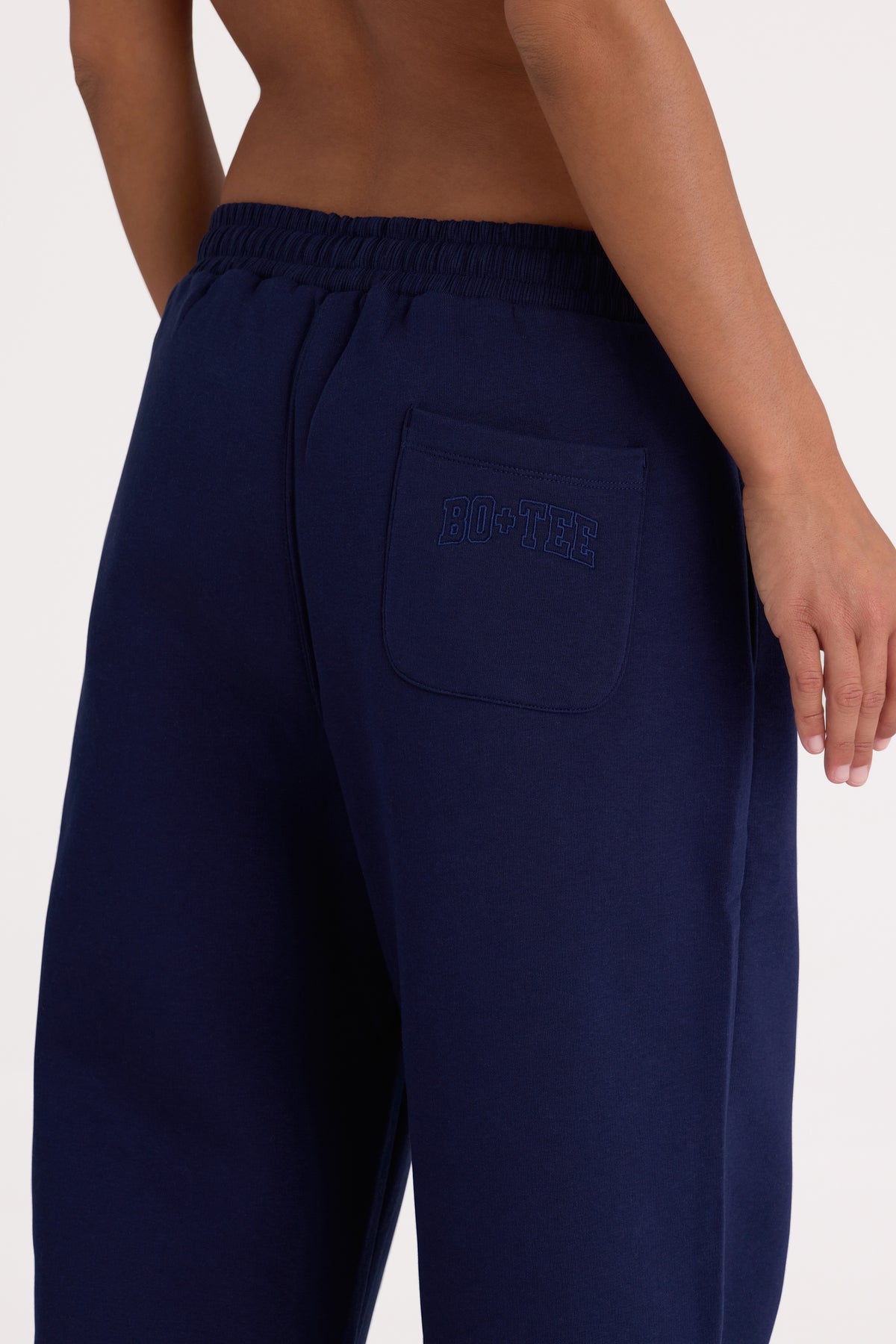 ⁣⁢Angerauter Jersey Jogginghose mit weitem Bein in Midnight⁤⁣