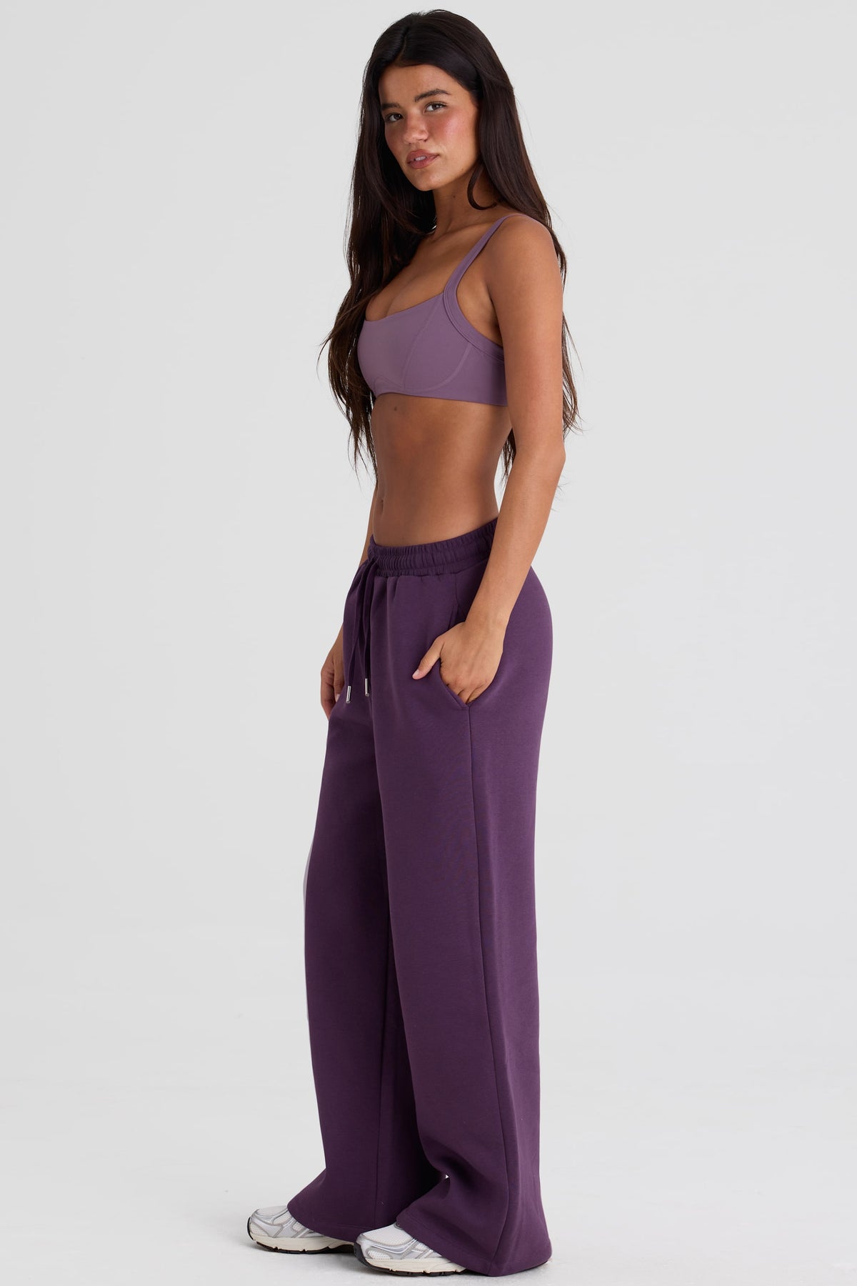 ⁣⁢Jogginghosen aus gebürstetem Jersey mit weitem Bein in Pflaume⁤⁣