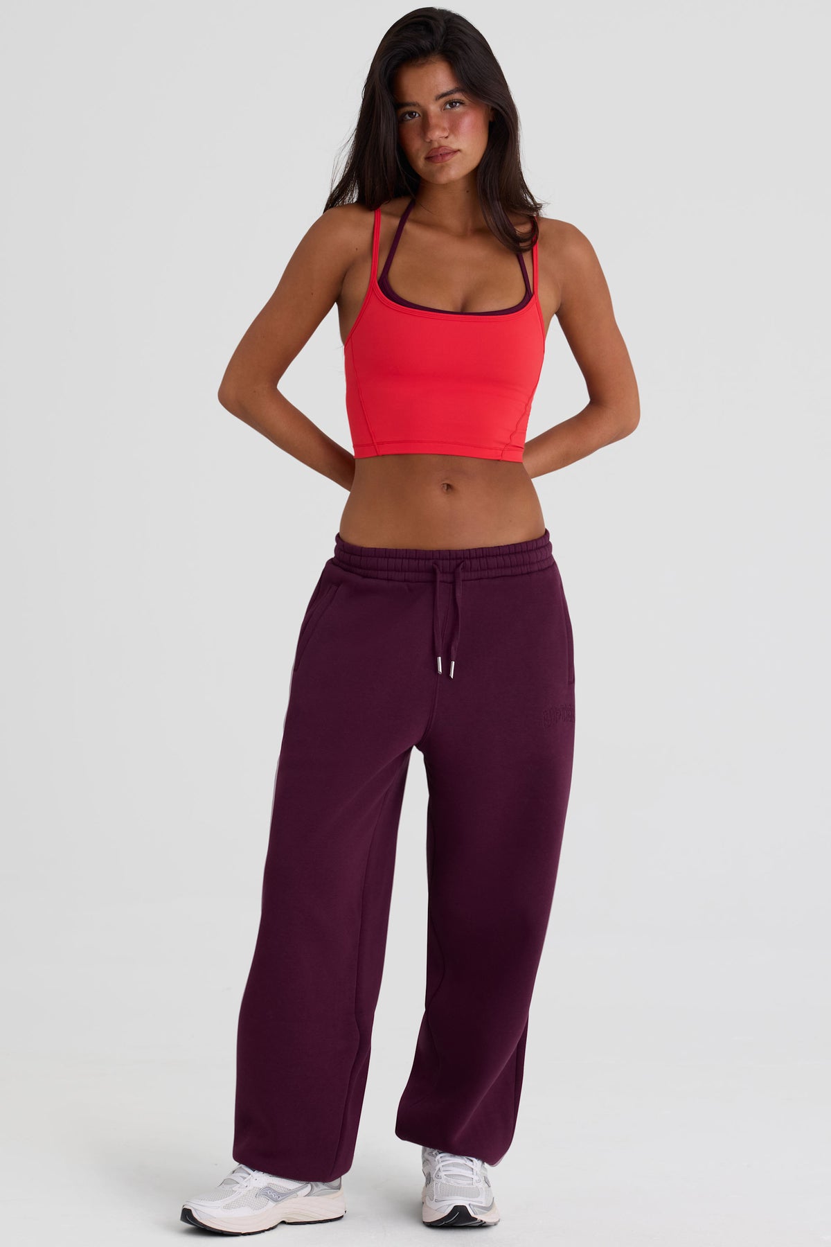 ⁣⁢Jogginghose mit mittlerer Leibhöhe und entspannter Passform aus gebürstetem Baumwoll-Jersey in Burgundy⁤⁣