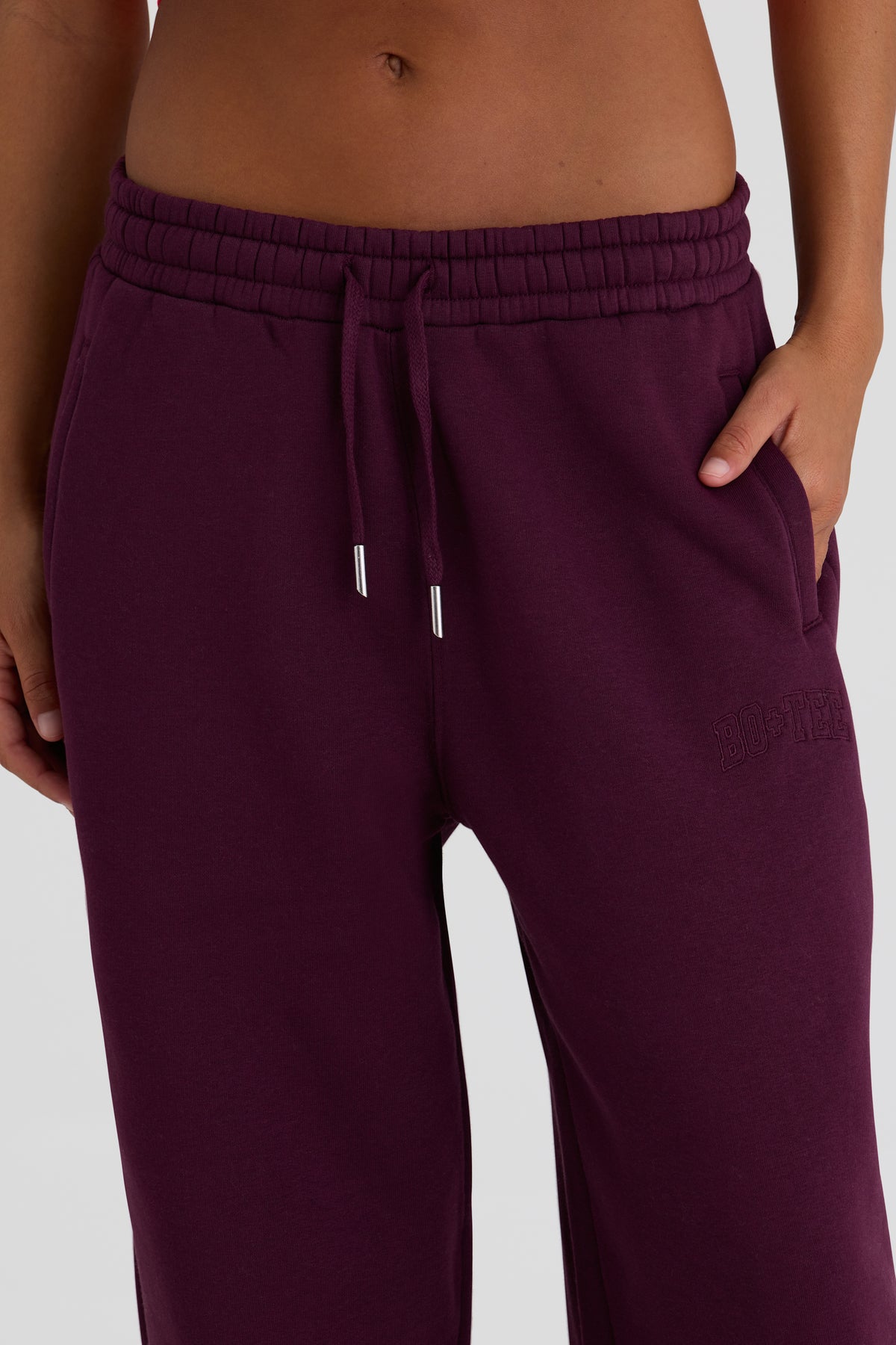 ⁣⁢Jogginghose mit mittlerer Leibhöhe und entspannter Passform aus gebürstetem Baumwoll-Jersey in Burgundy⁤⁣