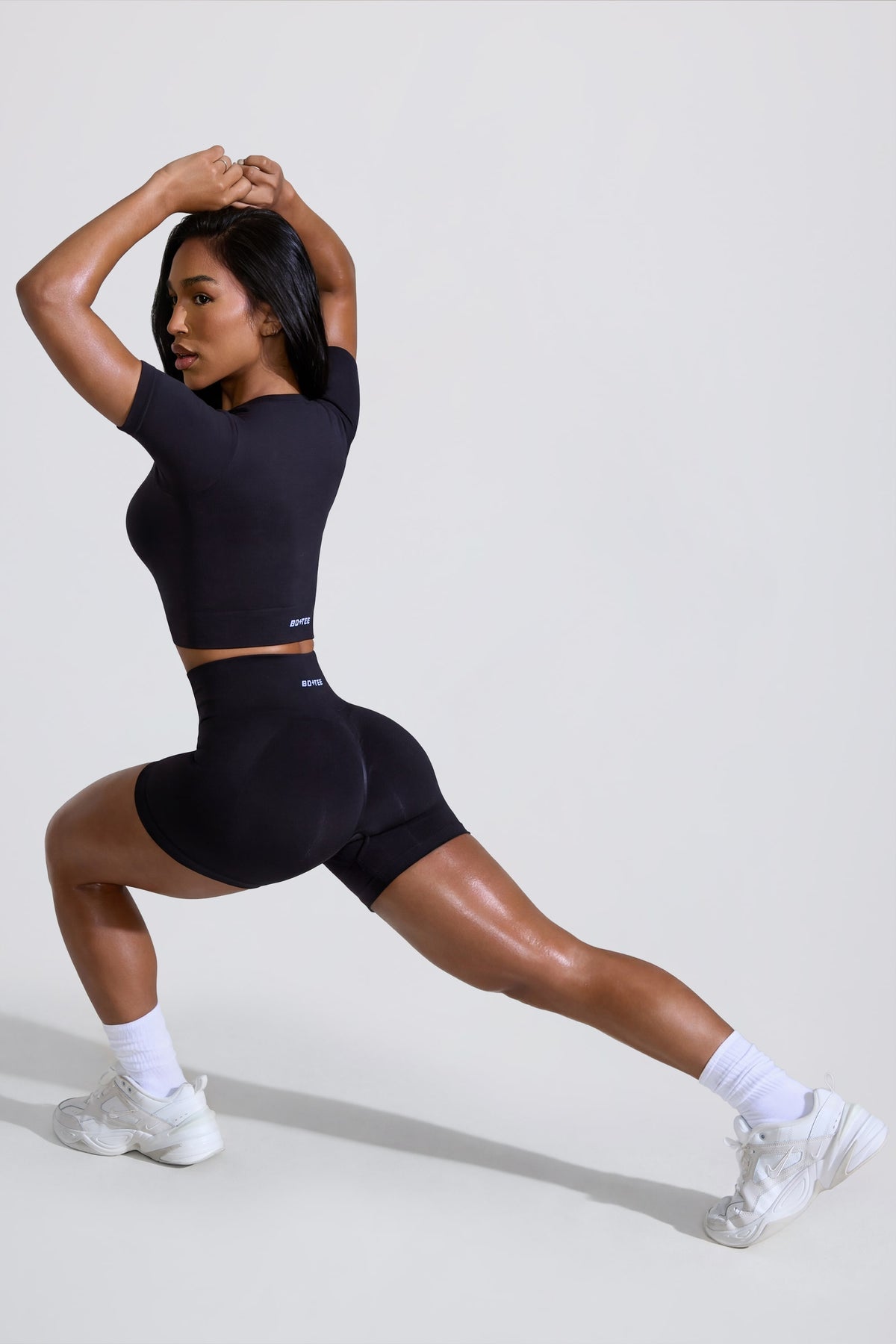 ⁣⁢Define Luxe High-Waist-Minishorts in Schwarz⁤⁣