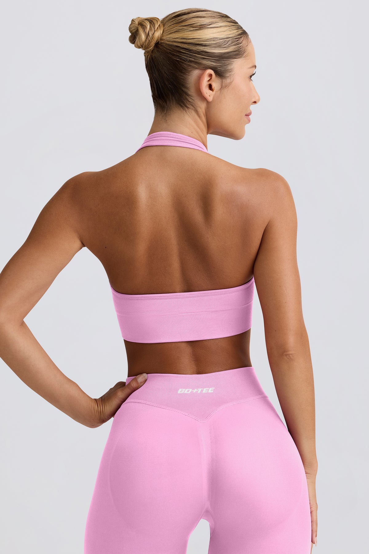 ⁣⁢Define Luxe Halterneck-Sport-BH in Bubblegum Pink⁤⁣
