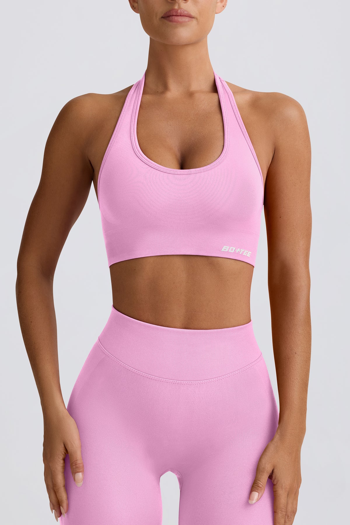 ⁣⁢Define Luxe Halterneck-Sport-BH in Bubblegum Pink⁤⁣