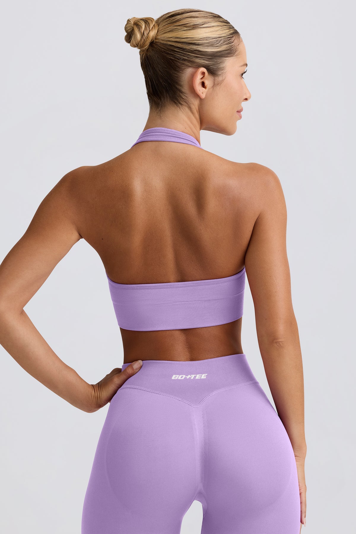 ⁣⁢Define Luxe Neckholder-Sport-BH in Flieder⁤⁣