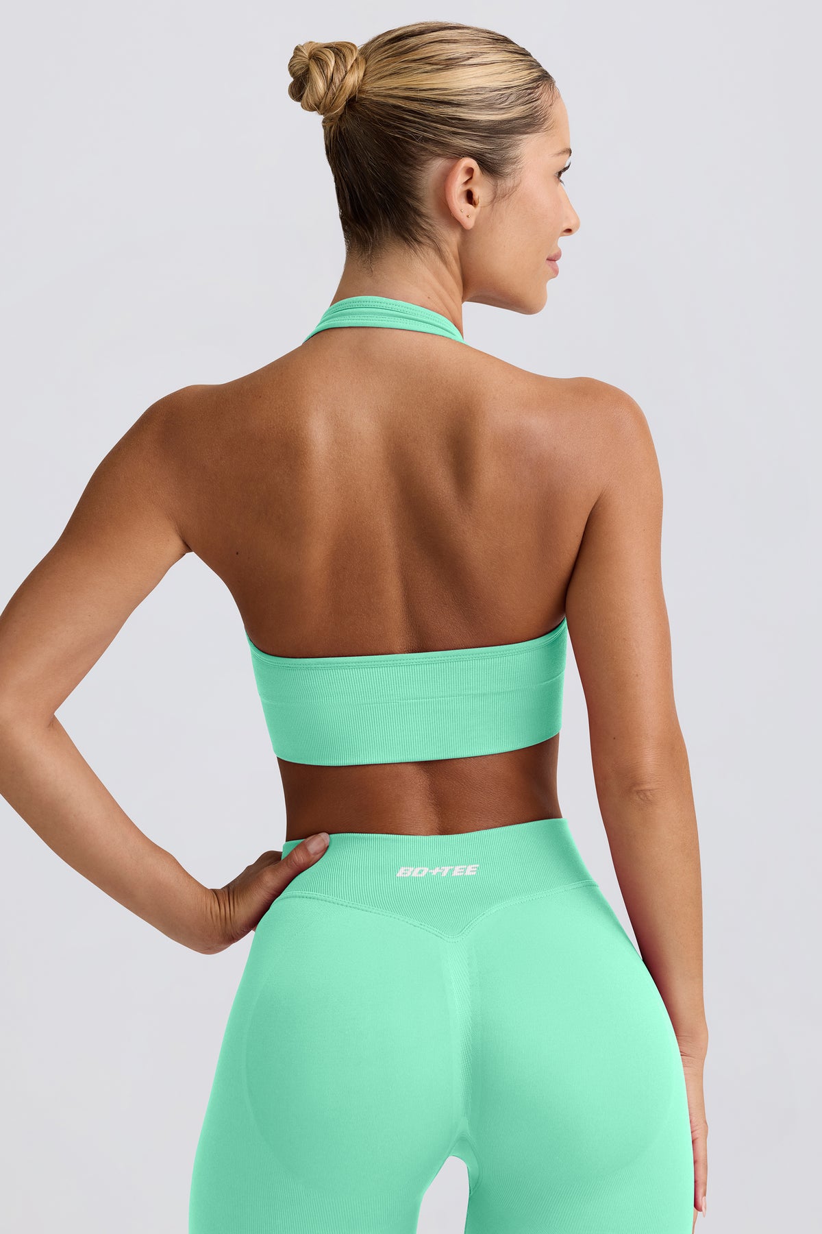 ⁣⁢Define Luxe Neckholder-Sport-BH in Mint⁤⁣