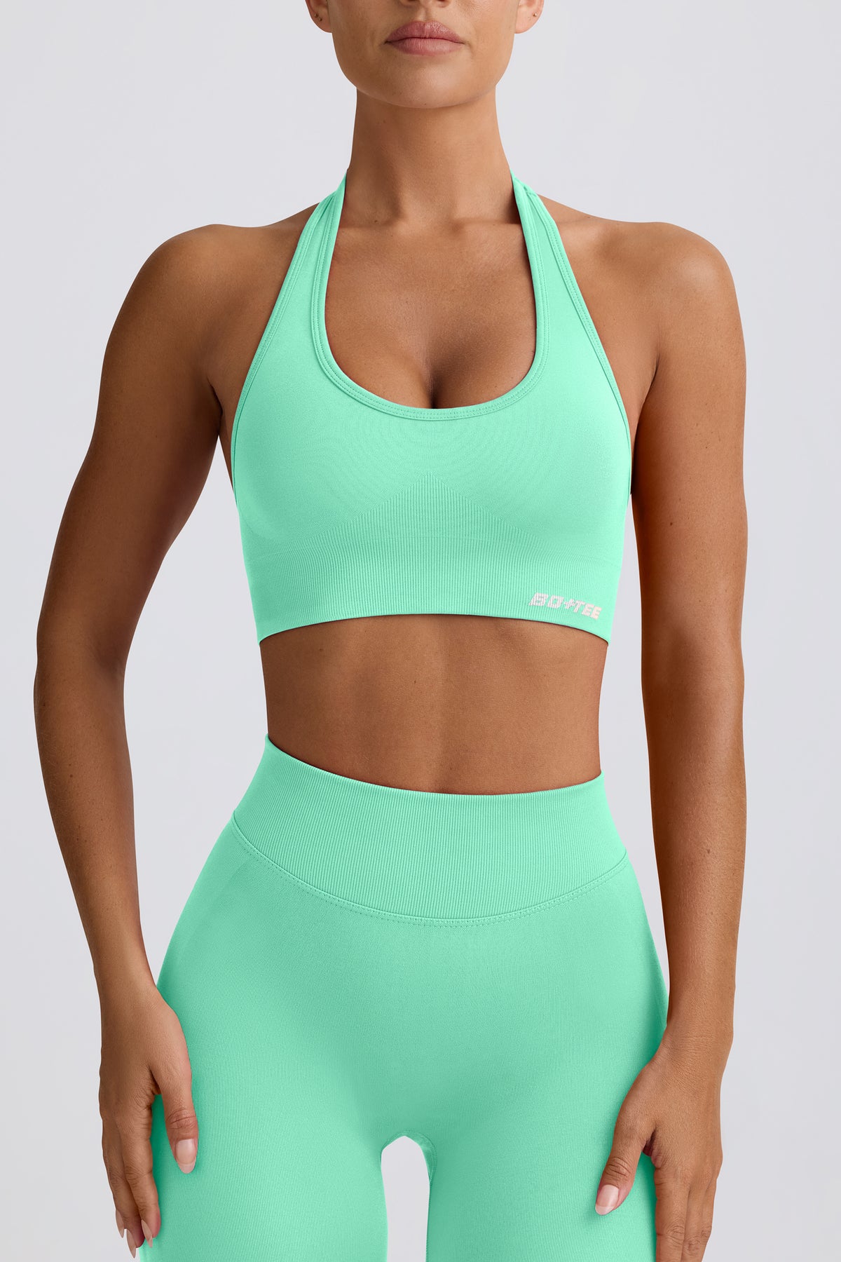 ⁣⁢Define Luxe Neckholder-Sport-BH in Mint⁤⁣