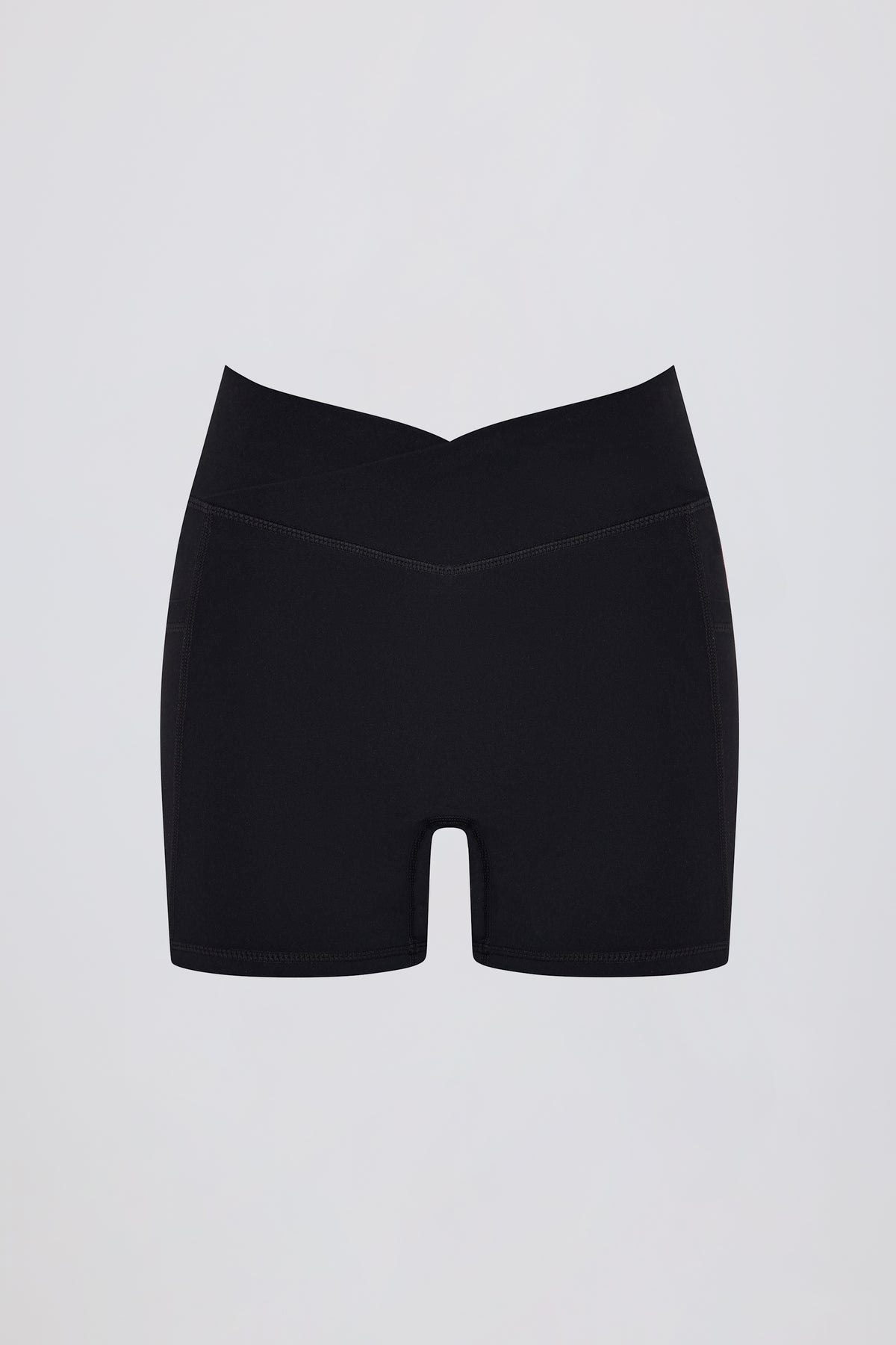 ⁣⁢Soft Active V-Waist Pocket Mini-Shorts in Schwarz⁤⁣ - 2