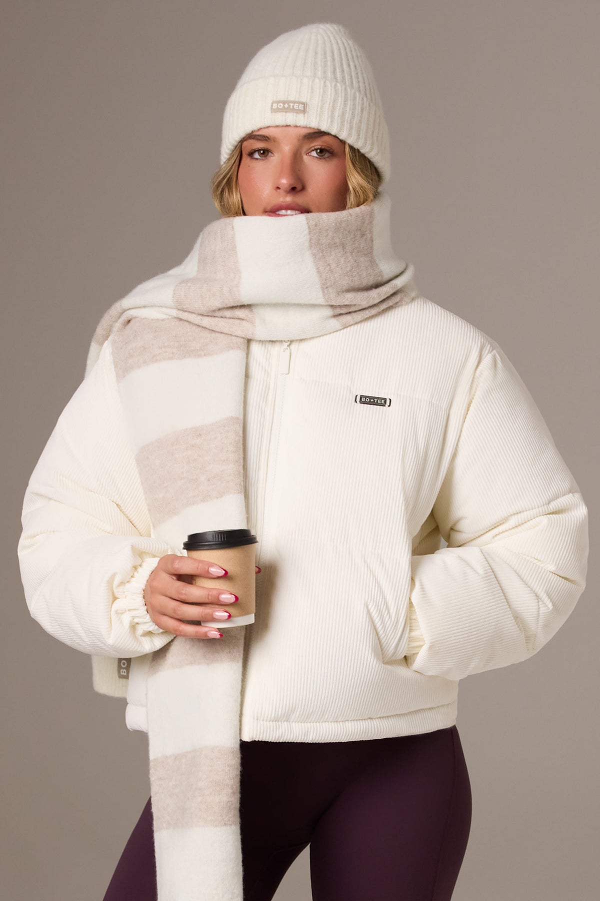 ⁣⁢Cord-Stepp-Pufferjacke in Ivory⁤⁣