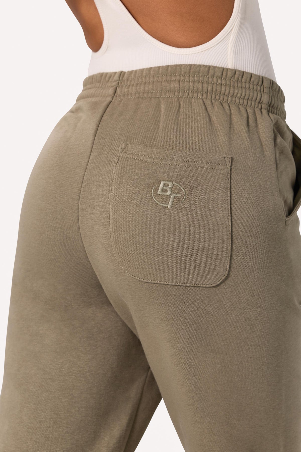 ⁣⁢Mid-Waist-Jogginghose aus Baumwollfleece in Khaki⁤⁣