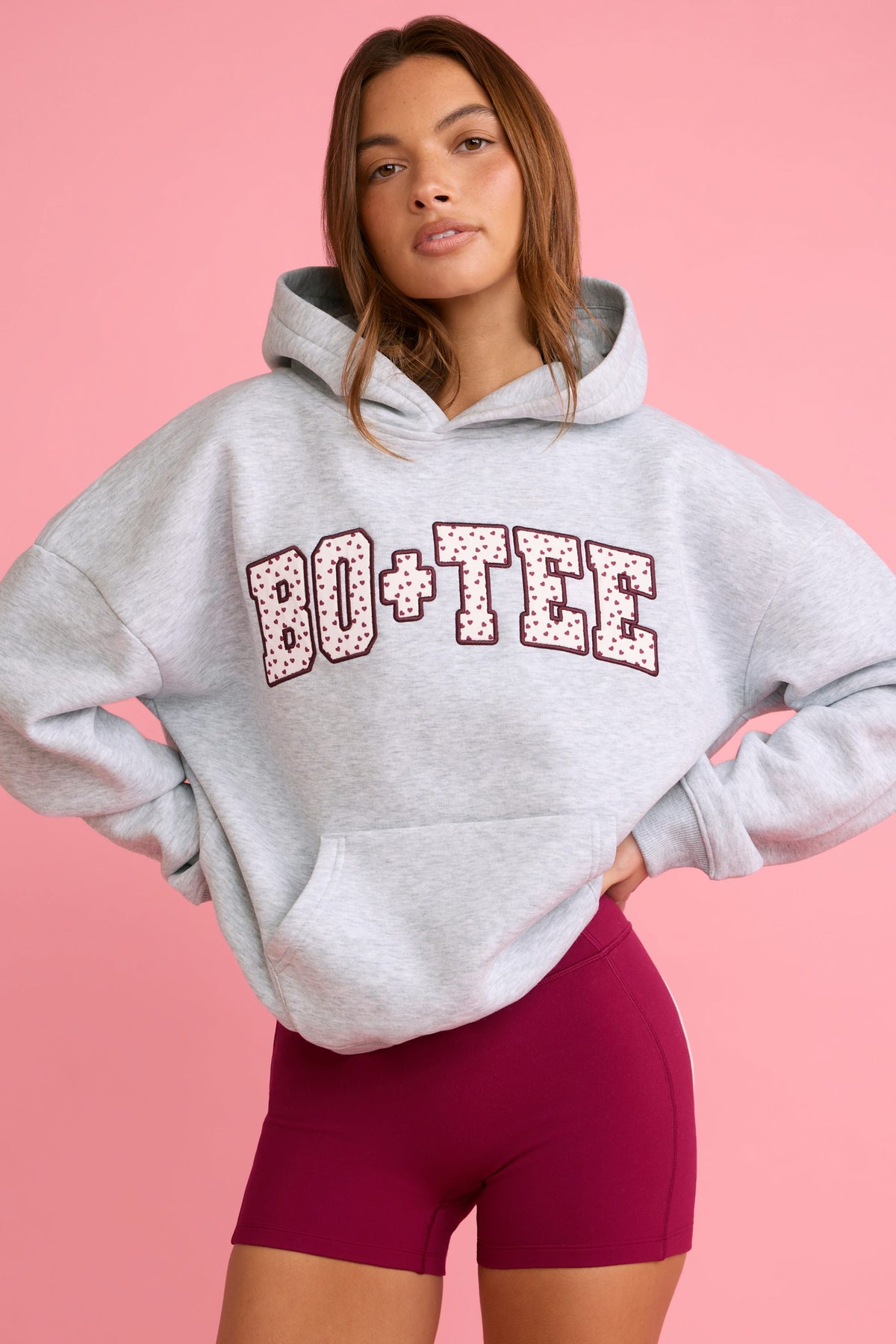 ⁣⁢Oversized-Hoodie mit Applikation in Grau⁤⁣