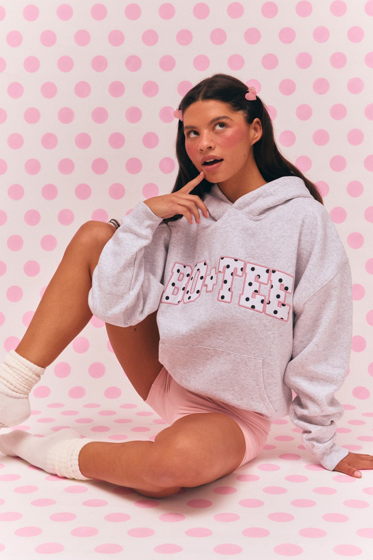 ⁣⁢Oversized-Hoodie mit Applikation in Grau Melange⁤⁣ - 1