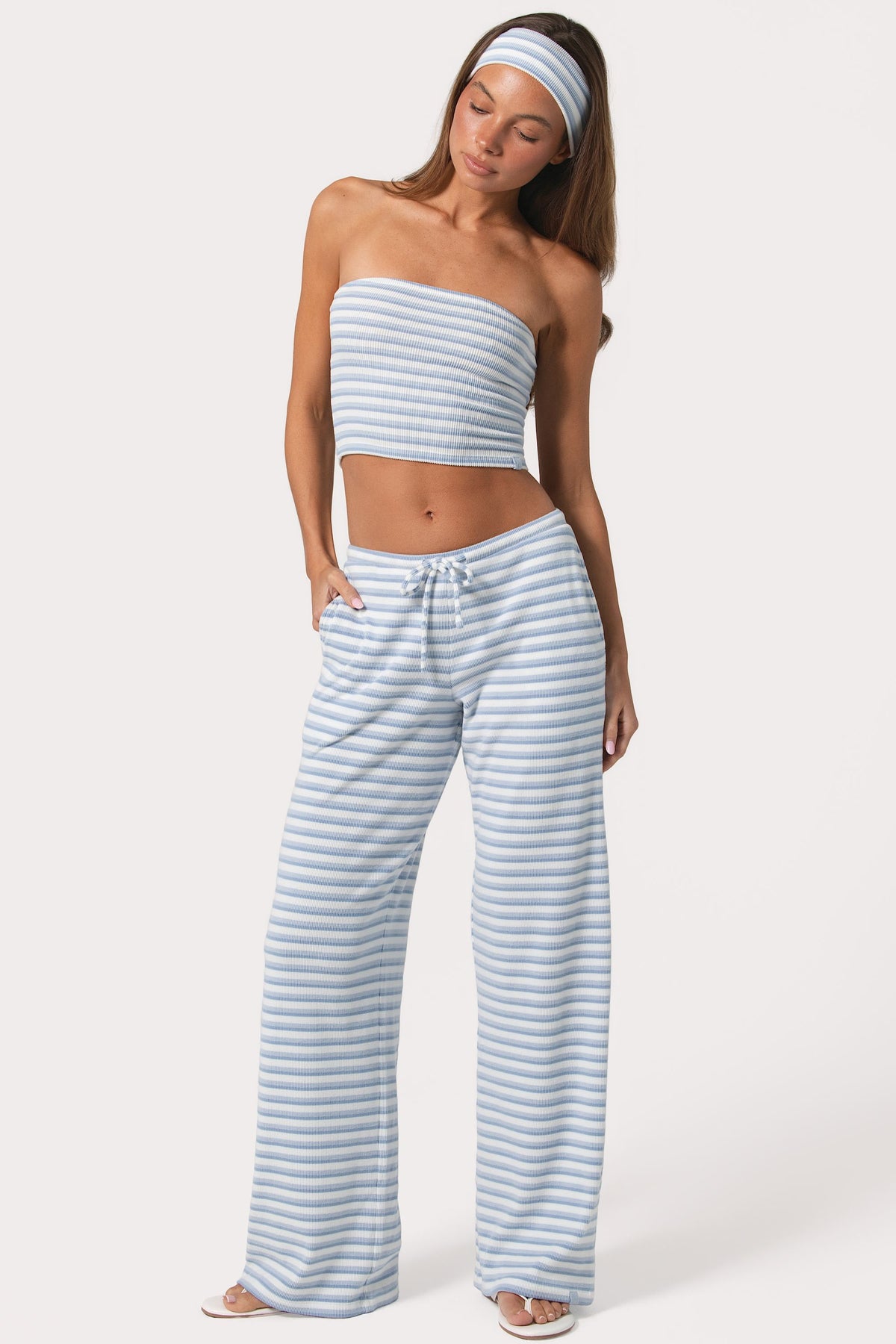 ⁣⁢Gerippte Jersey Low-Rise Hose in Blue Stripe⁤⁣ - 1