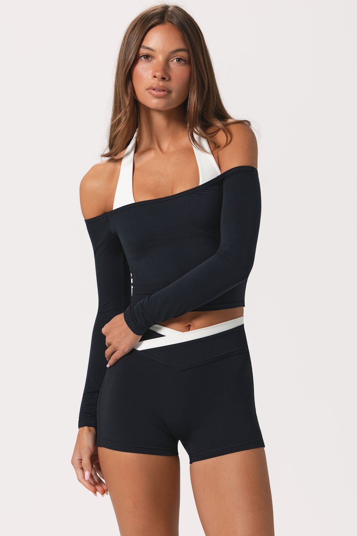 ⁣⁢Weiches Jersey Off-Shoulder-Oberteil in Schwarz⁤⁣ - 1