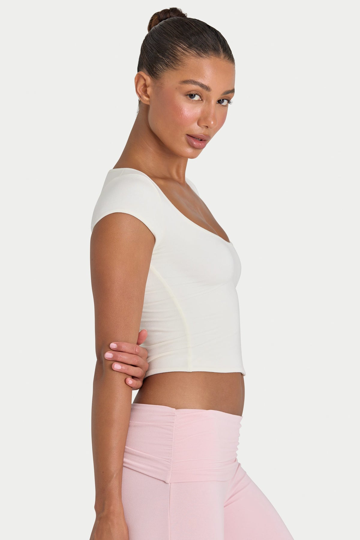 ⁣⁢ButterCloud™ Crop-Top in Kokos⁤⁣