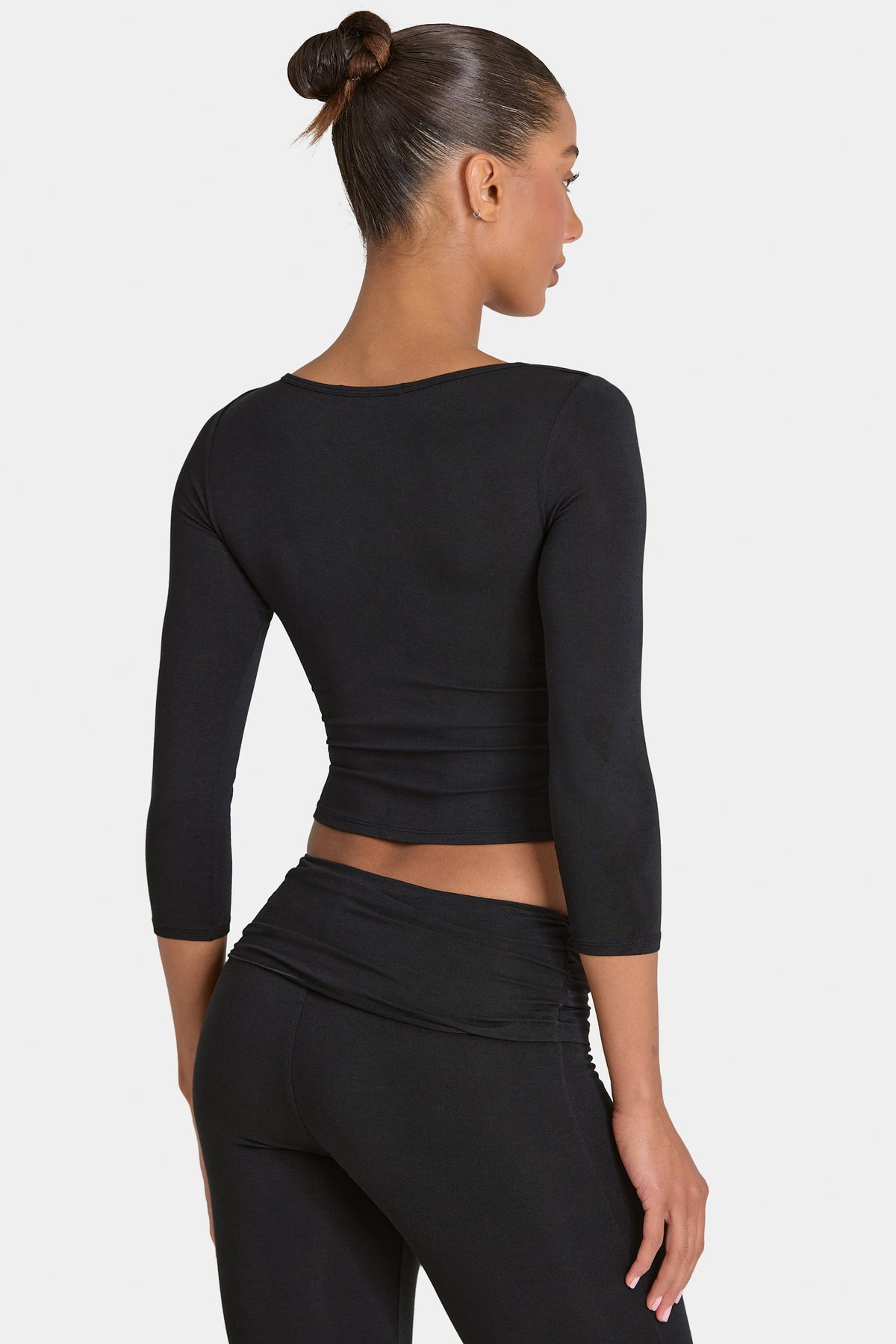 ⁣⁢ButterCloud™ 3/4 Sleeve Top in Schwarz⁤⁣ - 2