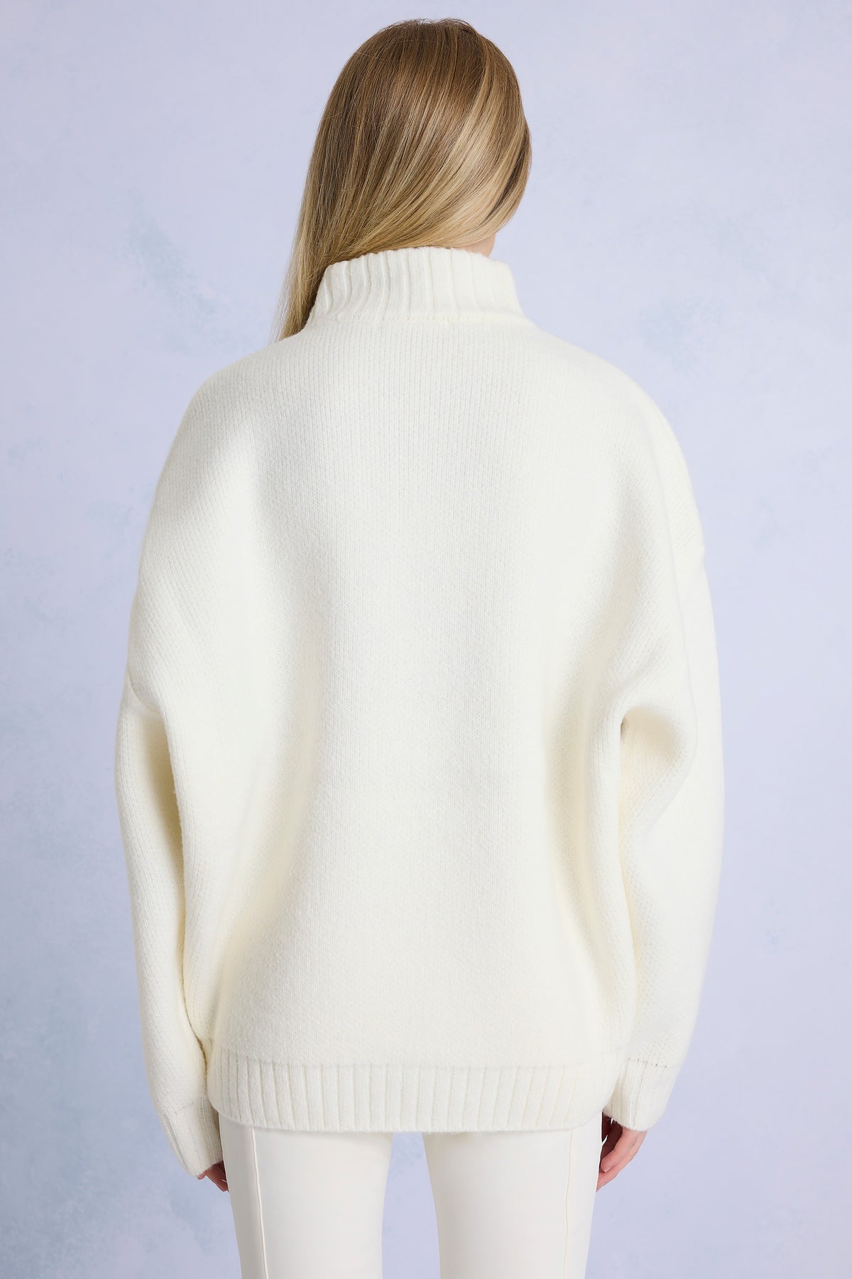 ⁣⁢Oversized-Rollkragenpullover aus Strick mit kurzem Reißverschluss in Bordeaux⁤⁣ - 2