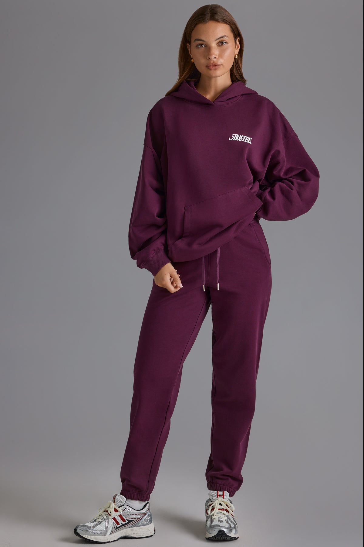⁣⁢Soft Cotton Jersey Relaxed Mid-Rise Jogginghose in Grape⁤⁣