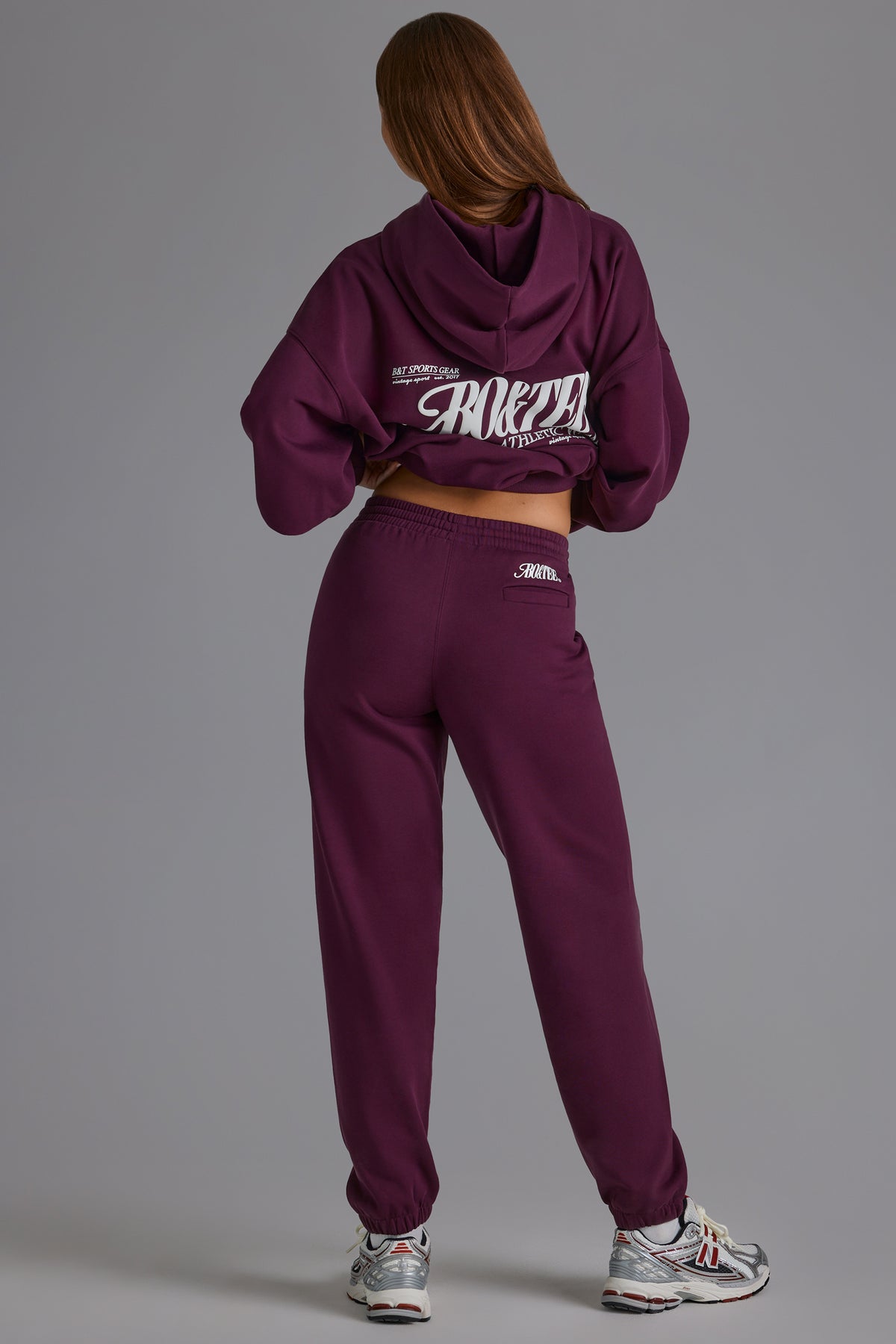 ⁣⁢Soft Cotton Jersey Relaxed Mid-Rise Jogginghose in Grape⁤⁣