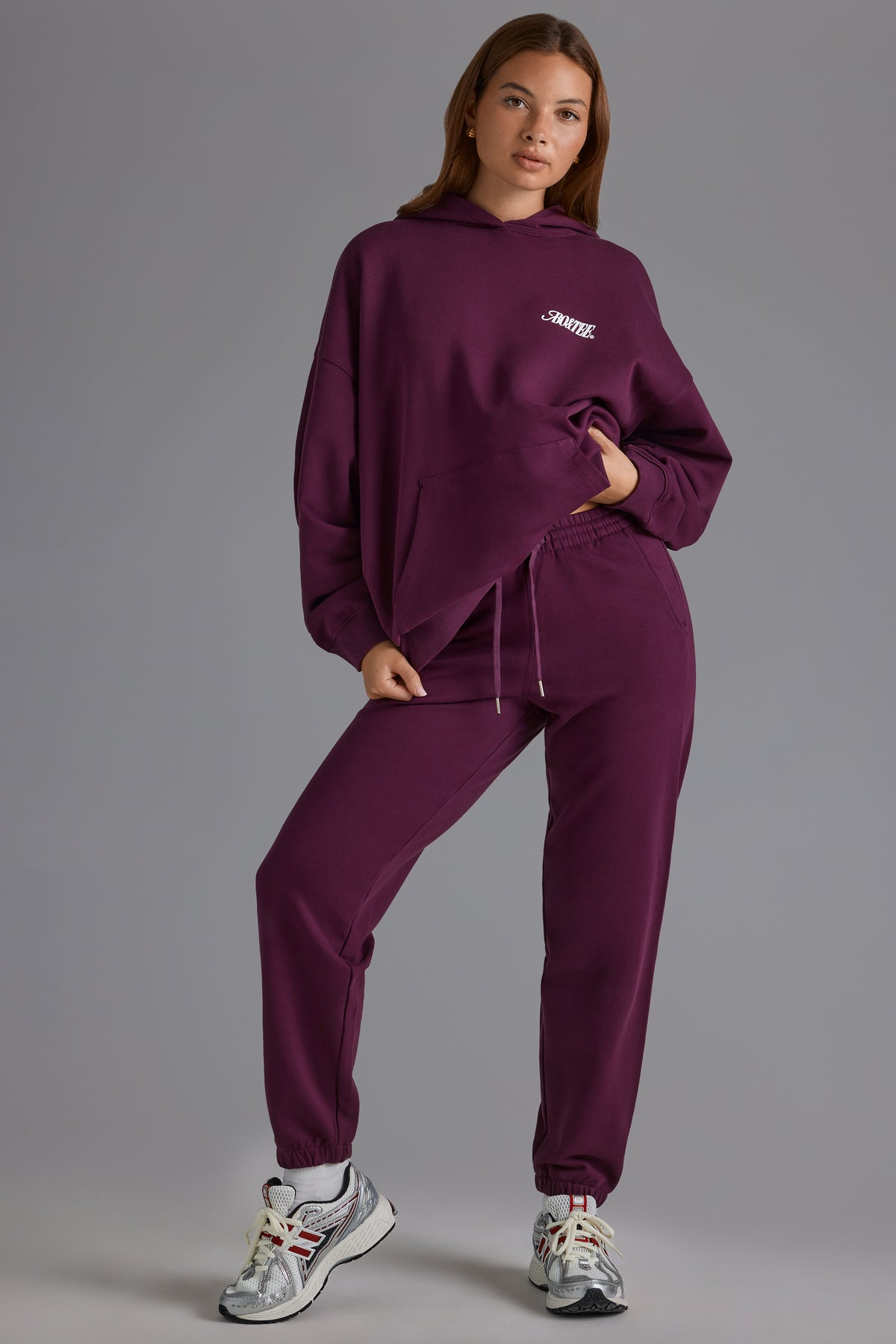 ⁣⁢Soft Cotton Jersey Relaxed Mid-Rise Jogginghose in Grape⁤⁣