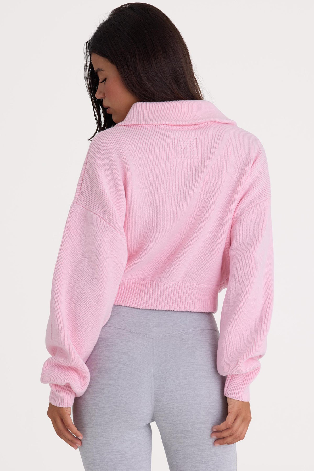 ⁣⁢Gekropptes Sweatshirt mit Reißverschluss aus Rippstrick in Zartrosa⁤⁣