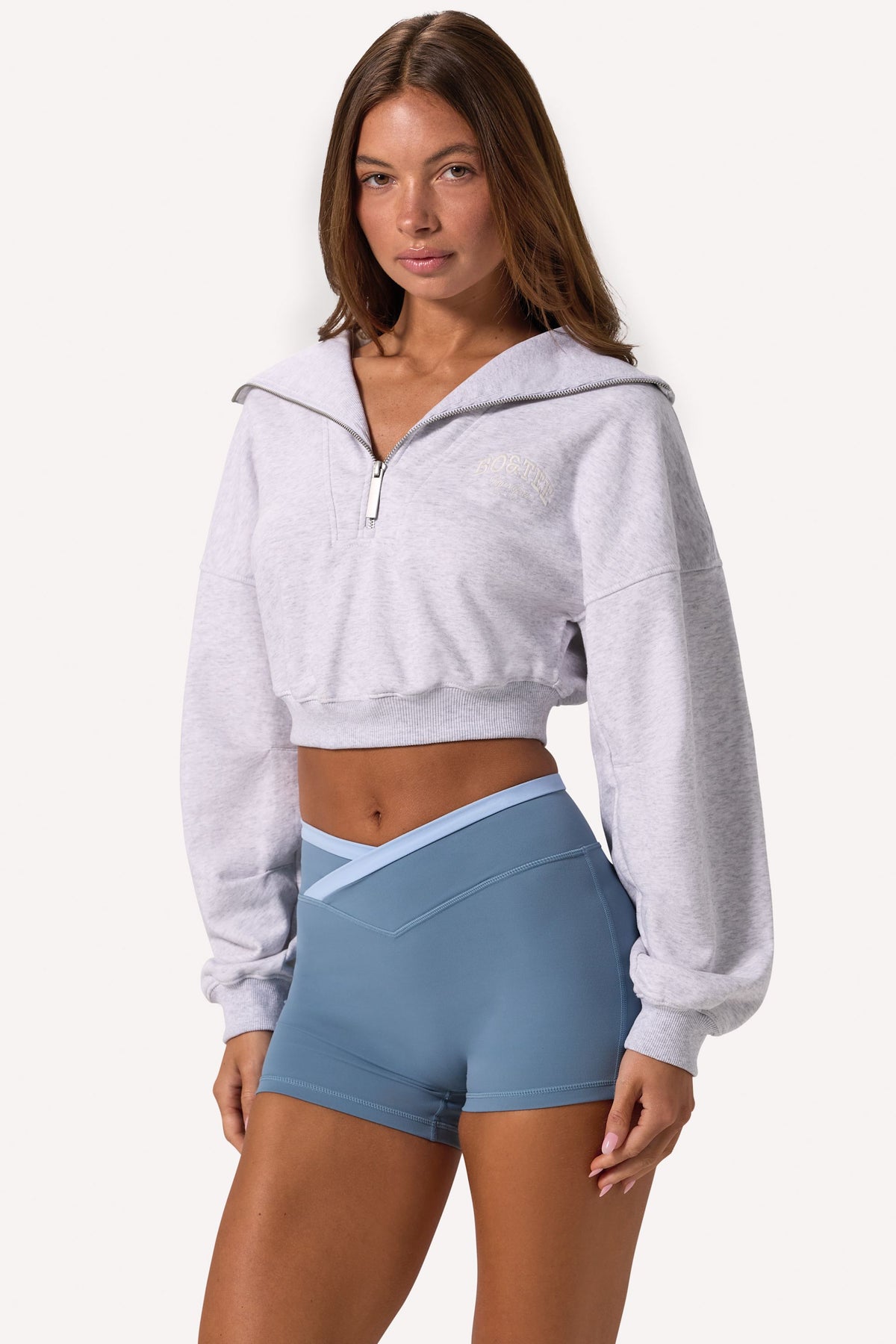 ⁣⁢Cropped-Sweatshirt mit kurzem Reißverschluss in Grau meliert⁤⁣