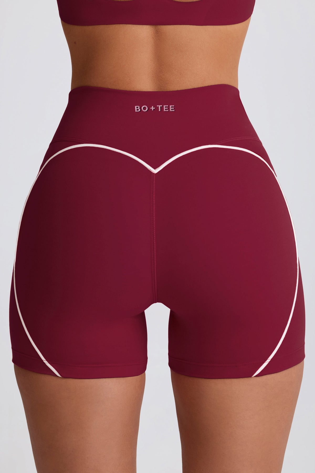 ⁣⁢Soft Active Minishorts in Bordeaux⁤⁣