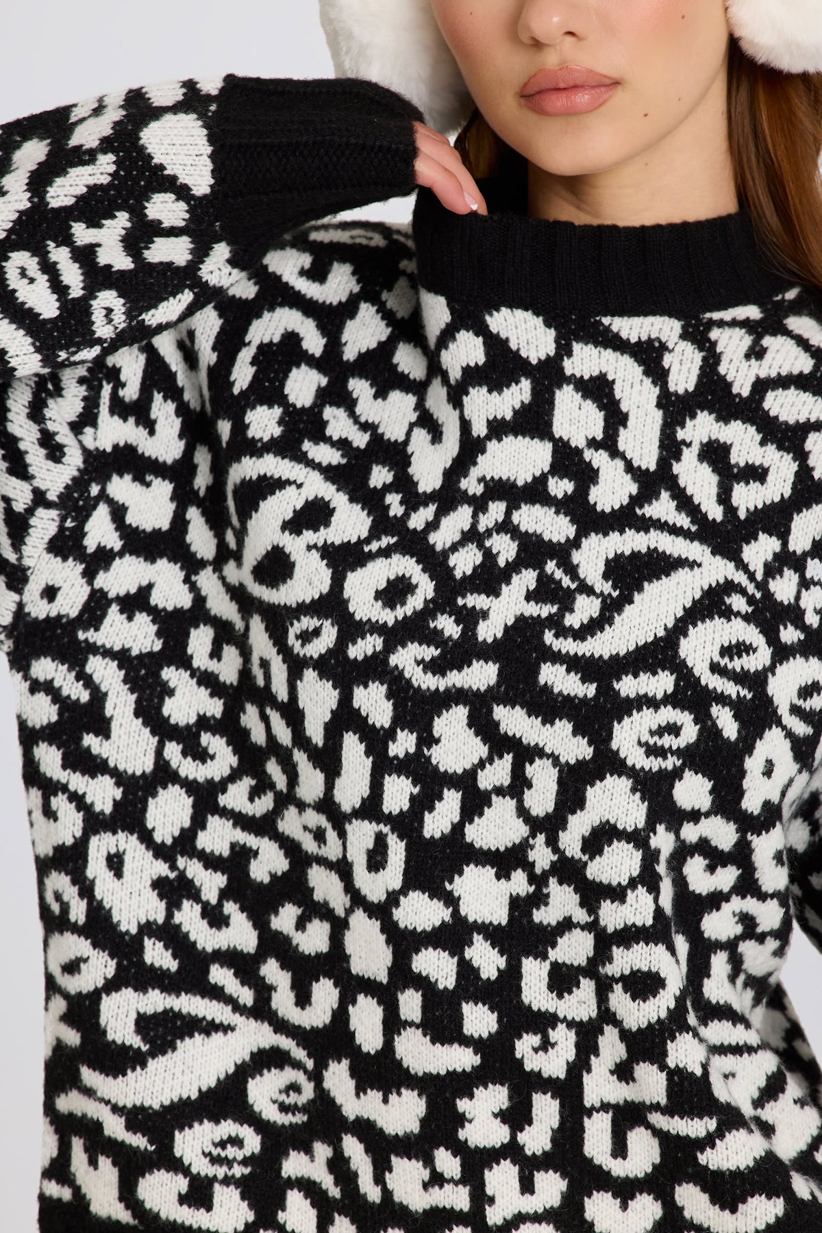 ⁣⁢Oversized-Pullover aus Jacquard-Strick in Schwarz⁤⁣