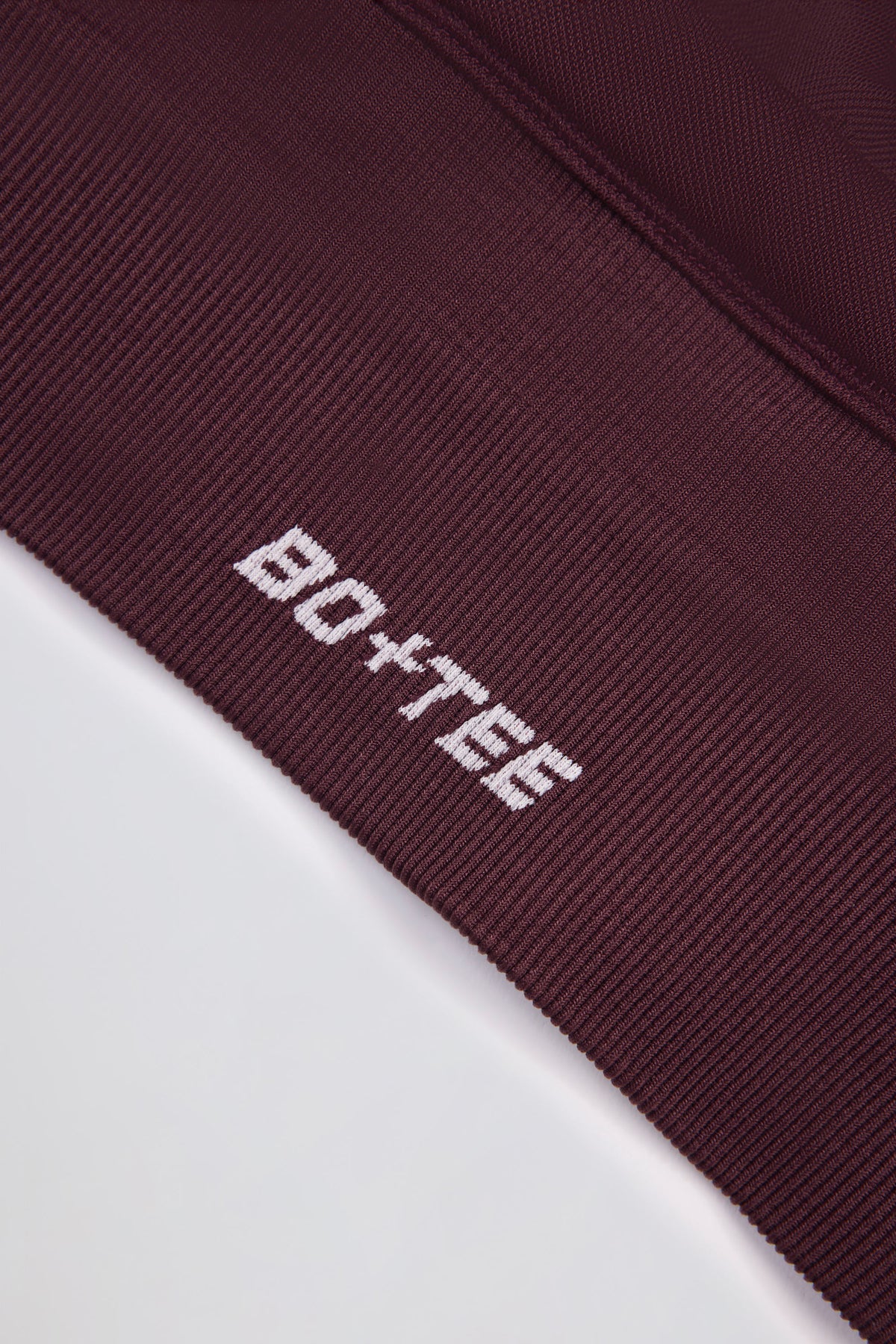 ⁣⁢Super Sculpt Nahtloser Racerback-Sport-BH in Burgunderrot⁤⁣