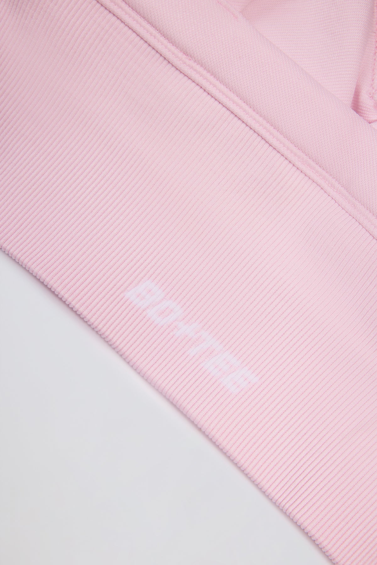 ⁣⁢Super Sculpt Seamless-Sport-BH mit überkreuzten Trägern in Zartrosa⁤⁣