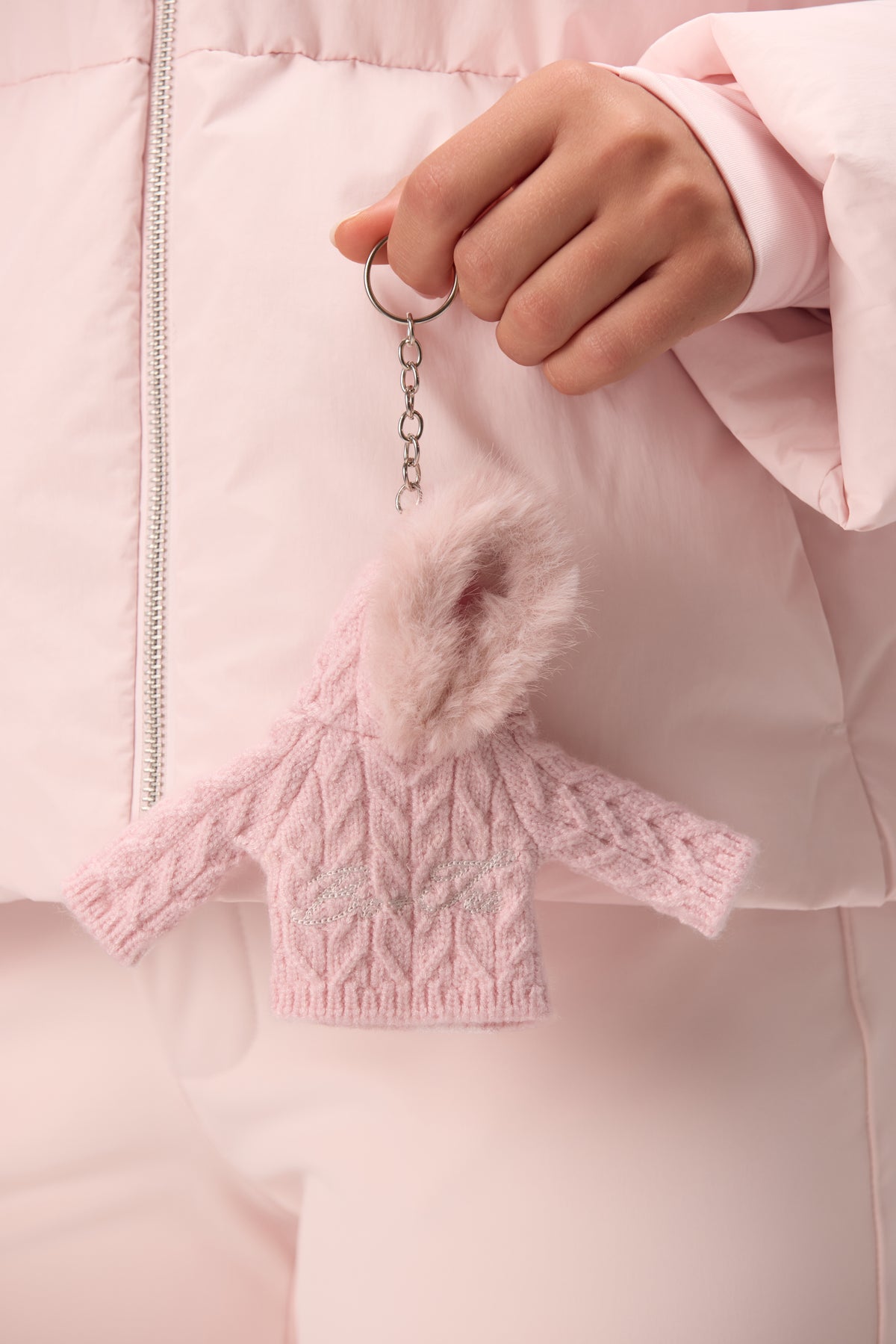 ⁣⁢Schlüsselanhänger mit Zopfmuster-Hoodie in Puderrosa⁤⁣
