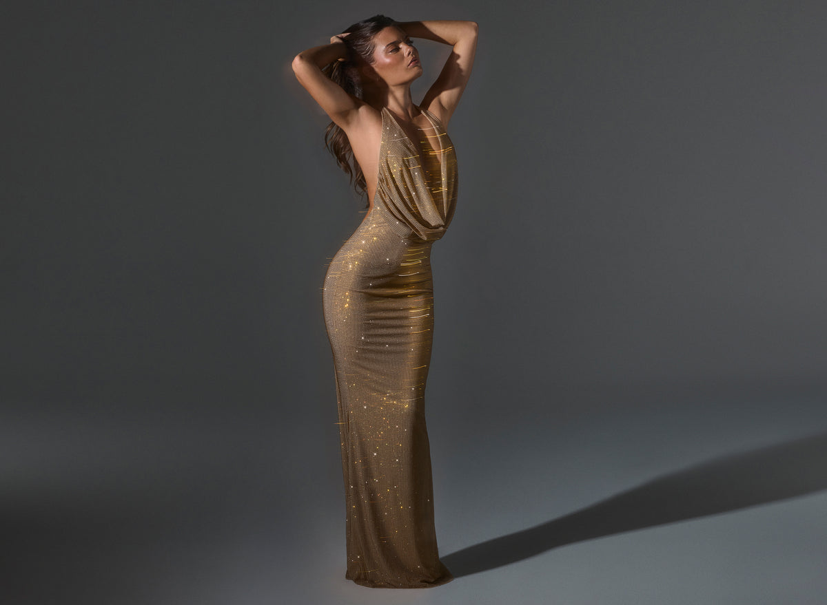 ⁣⁢Verziertes rückenfreies Maxikleid mit Wasserfallausschnitt in Gold⁤⁣ - 1