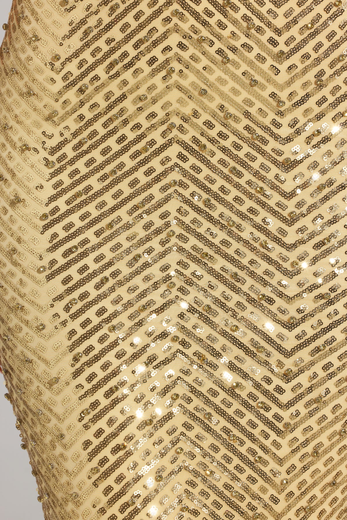 ⁣⁢Verziertes Maxikleid mit Wasserfallausschnitt in Gold⁤⁣