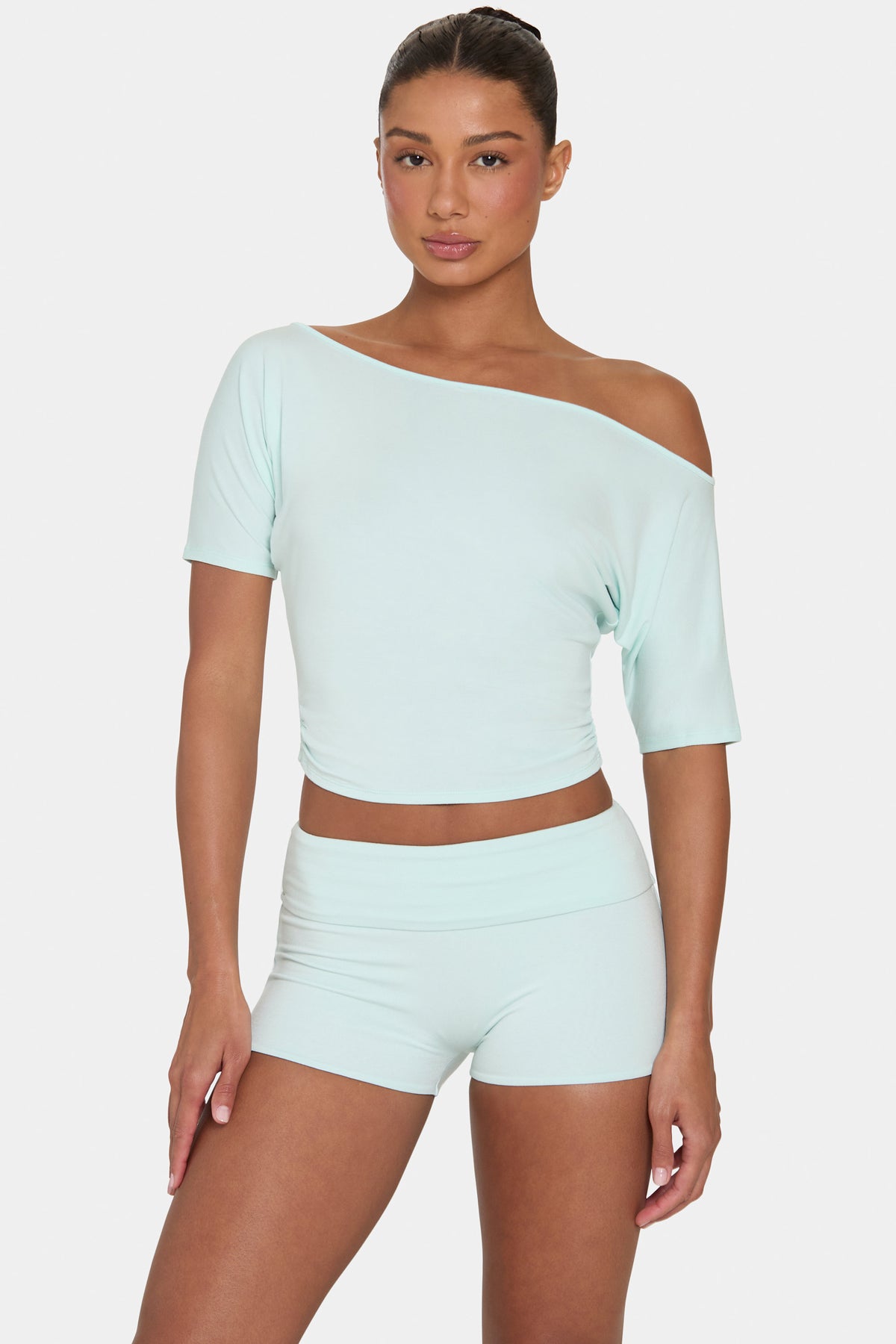 ⁣⁢ButterCloud™ Minishorts mit Umschlagbund in Pfefferminz⁤⁣