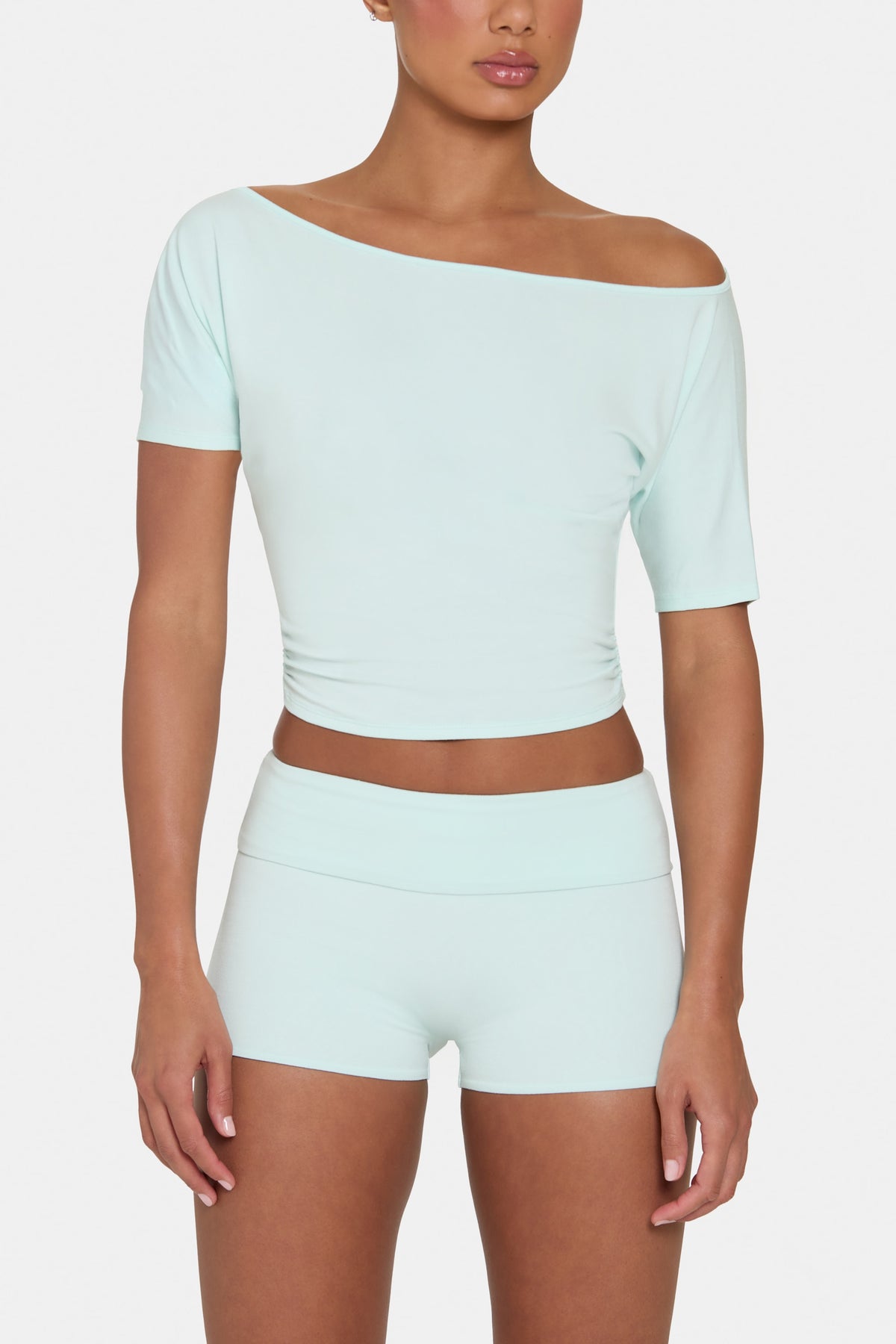⁣⁢ButterCloud™ Minishorts mit Umschlagbund in Pfefferminz⁤⁣