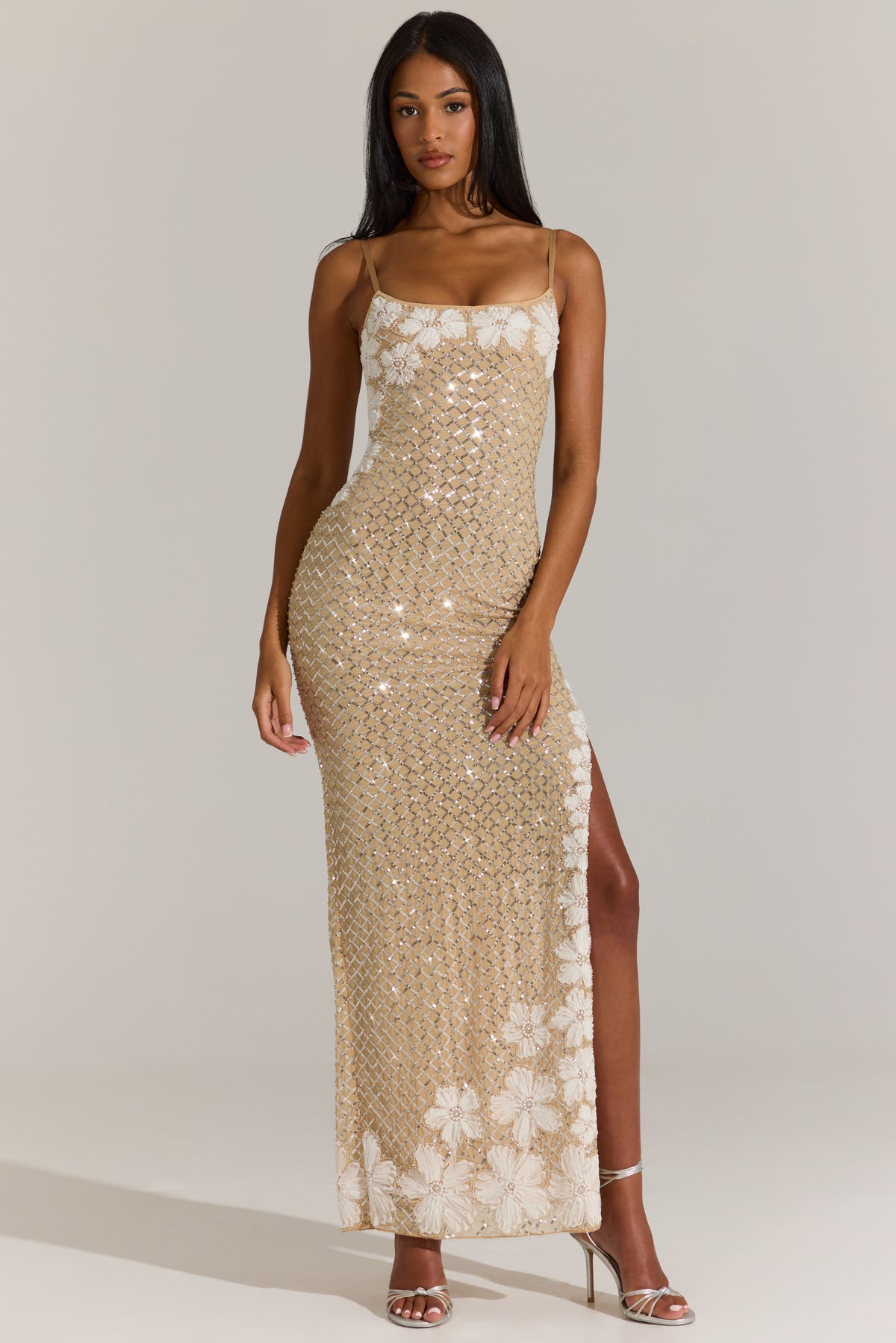 ⁣⁢Verziertes Maxikleid mit eckigem Ausschnitt in Gold⁤⁣ - 1