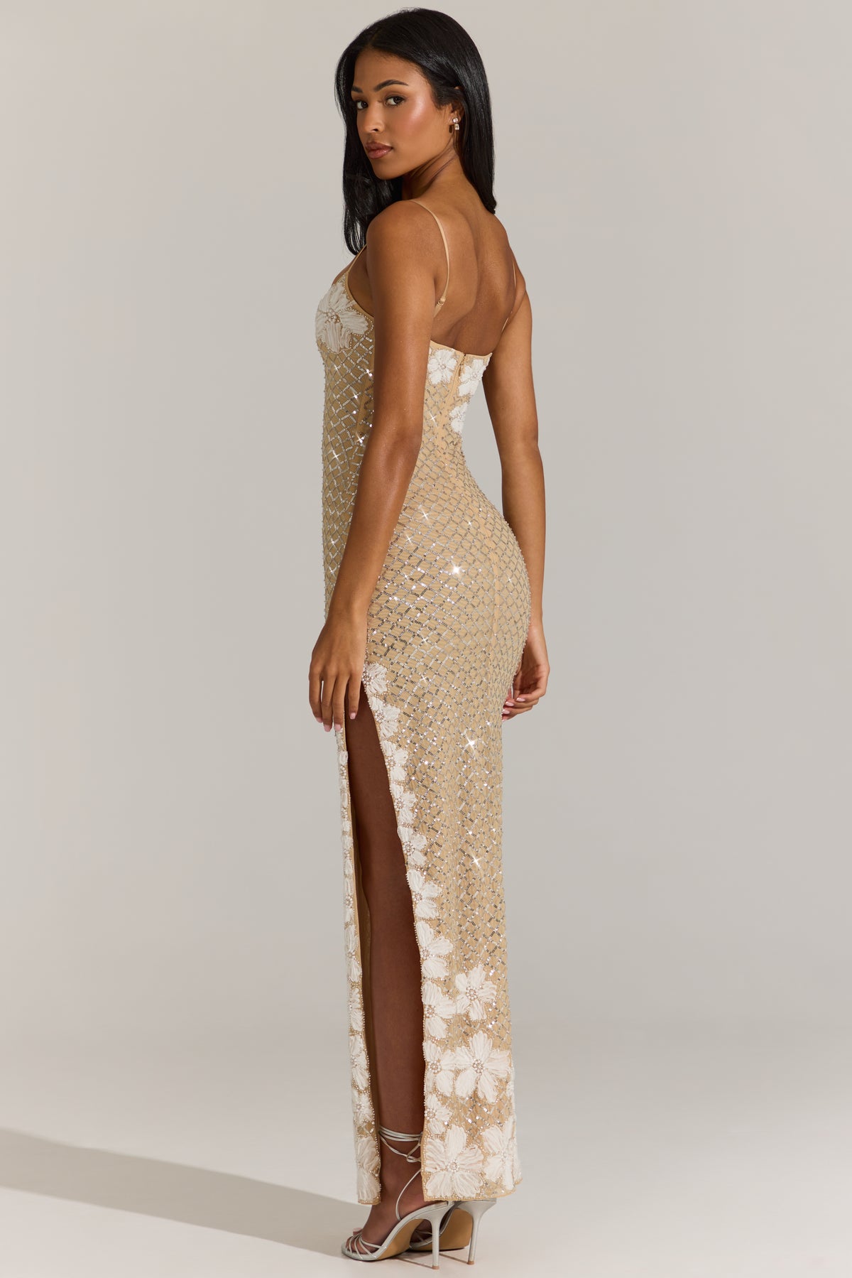⁣⁢Verziertes Maxikleid mit eckigem Ausschnitt in Gold⁤⁣ - 2