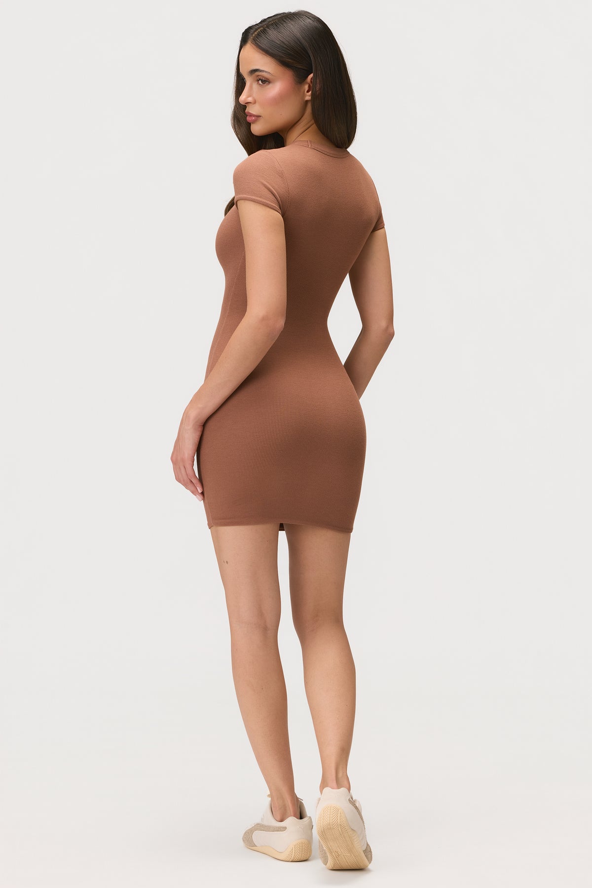 ⁣⁢ButterCloud™ Minikleid mit Flügelärmeln in Cocoa⁤⁣ - 2