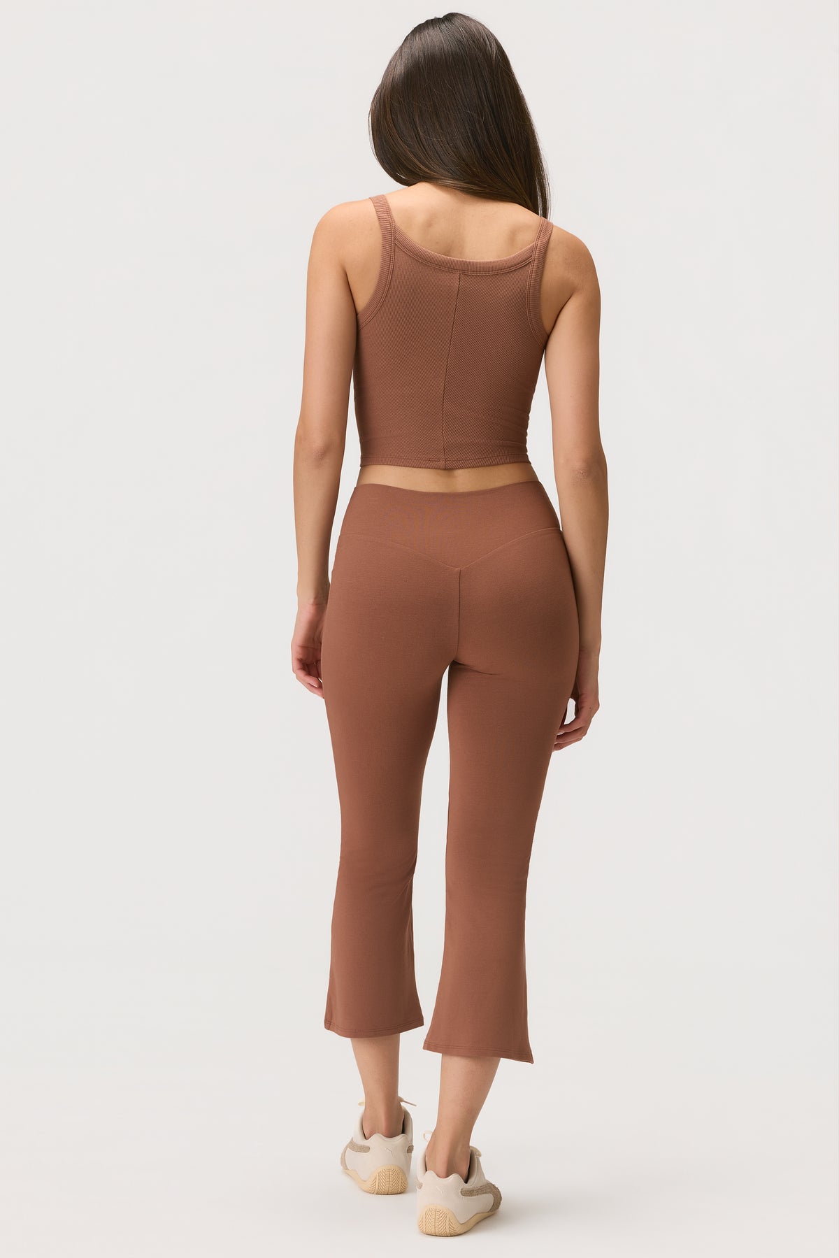 ⁣⁢ButterCloud™ Flared-Capri-Leggings in Cocoa⁤⁣ - 2