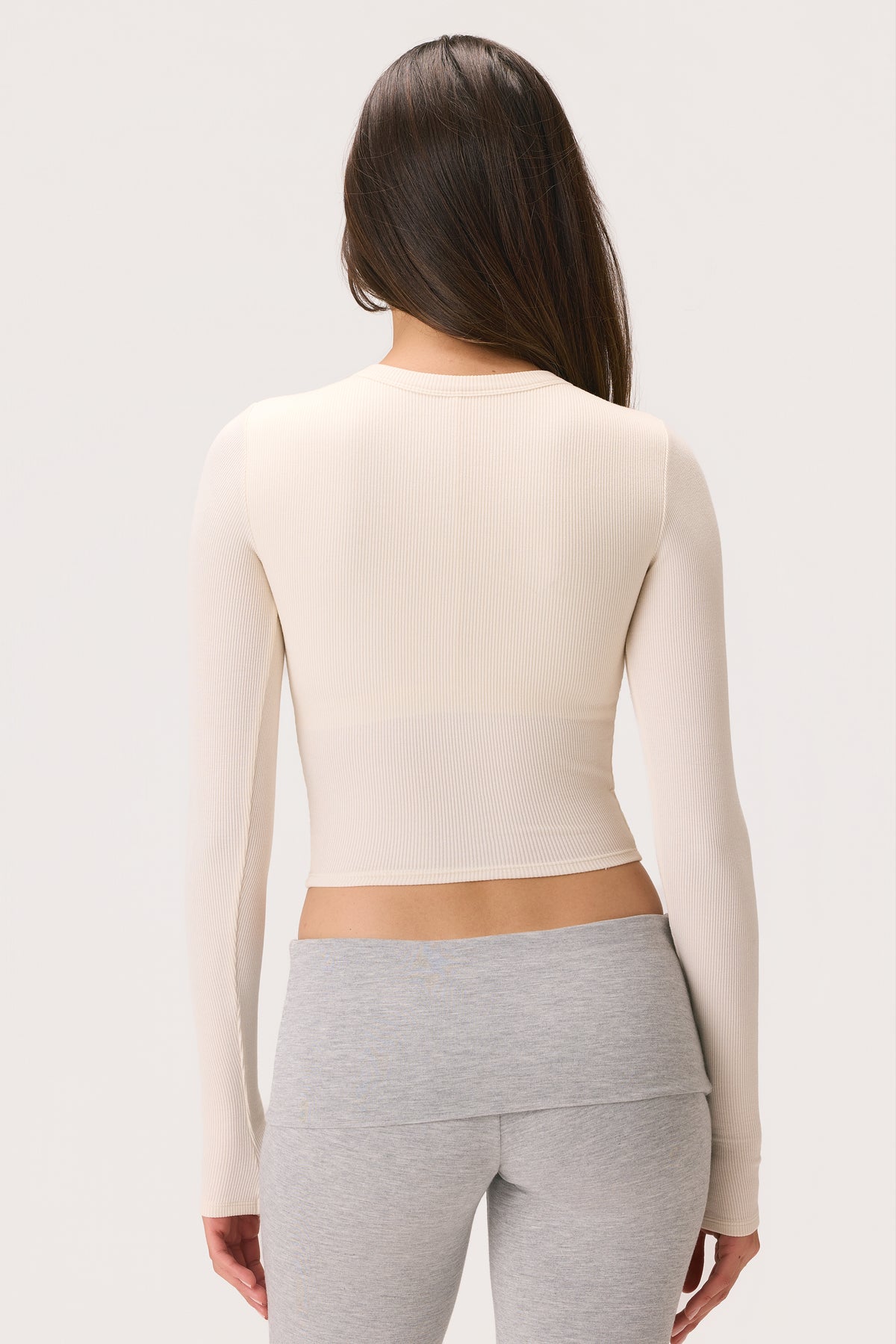 ⁣⁢ButterCloud™ Crop-Top mit langen Ärmeln in Coconut⁤⁣ - 2