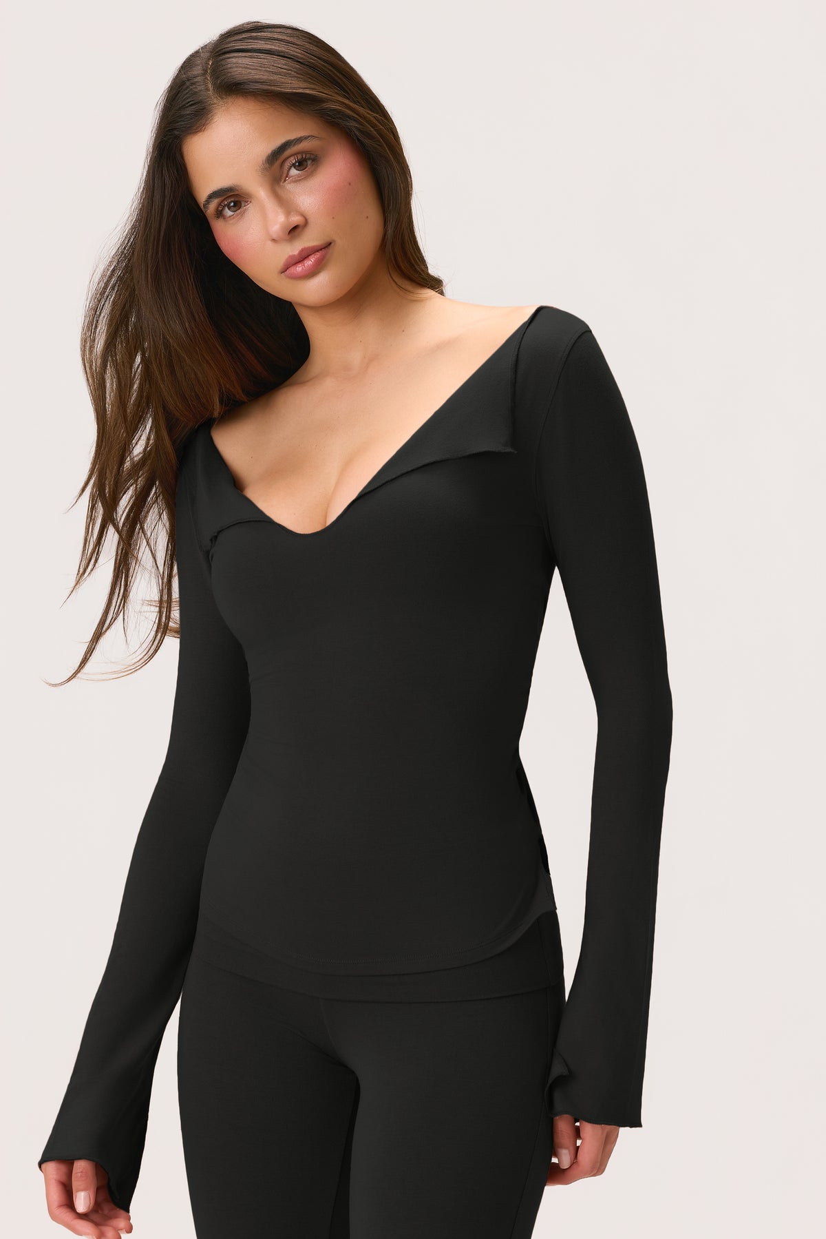 ⁣⁢ButterCloud™ Langarmshirt in Black⁤⁣ - 2