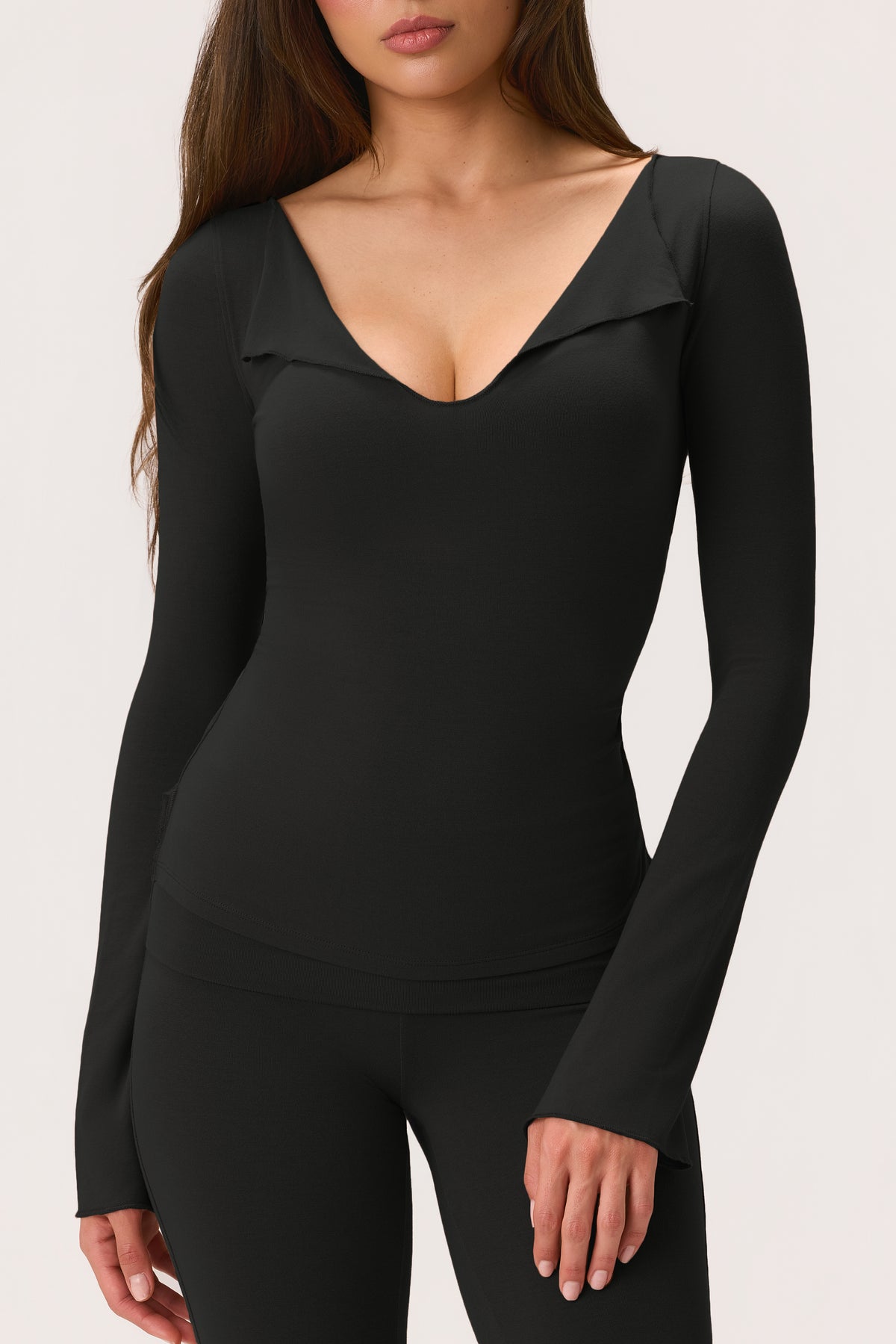 ⁣⁢ButterCloud™ Langarmshirt in Black⁤⁣ - 1