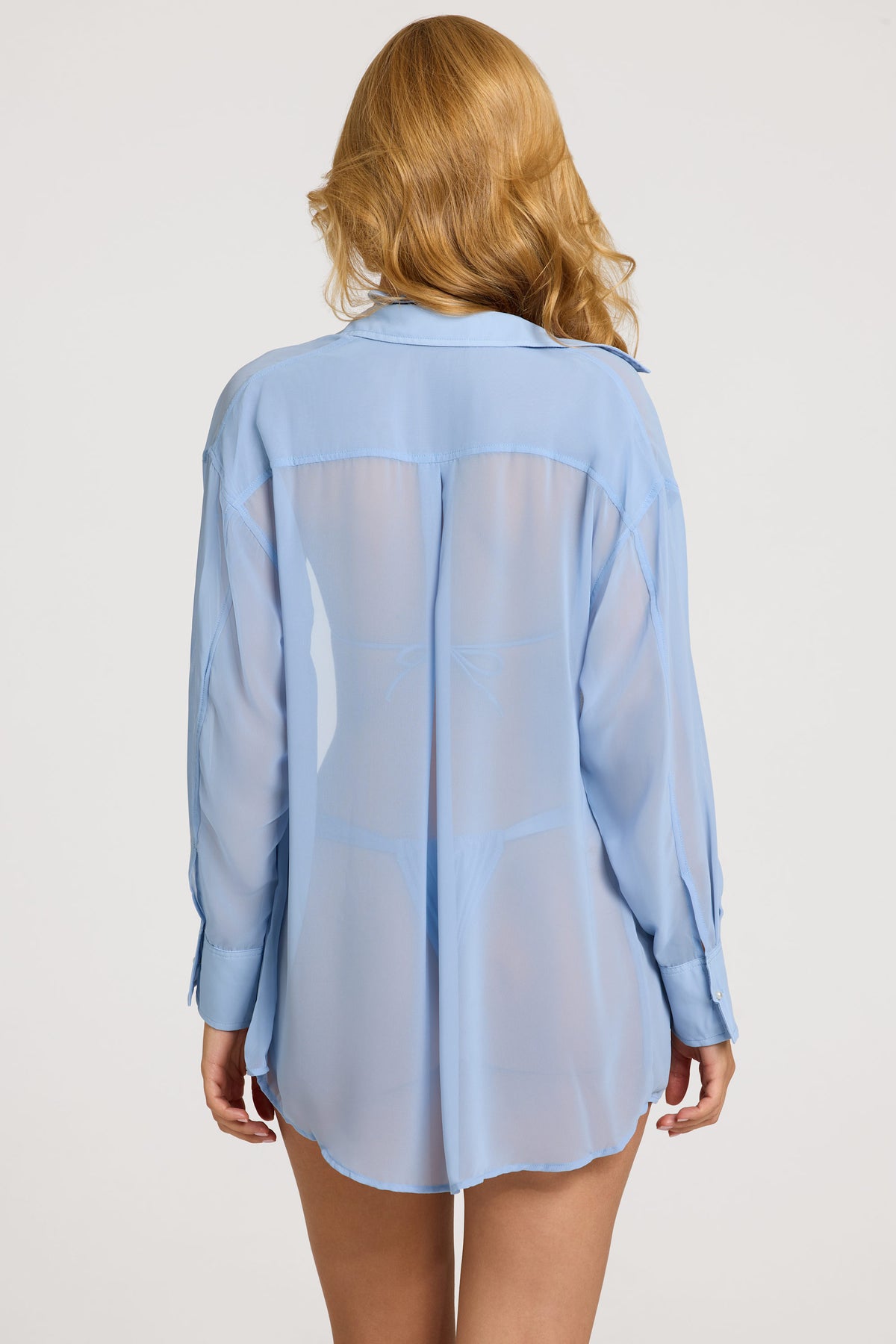⁣⁢Oversized-Hemd mit Perlendetails in Himmelblau⁤⁣