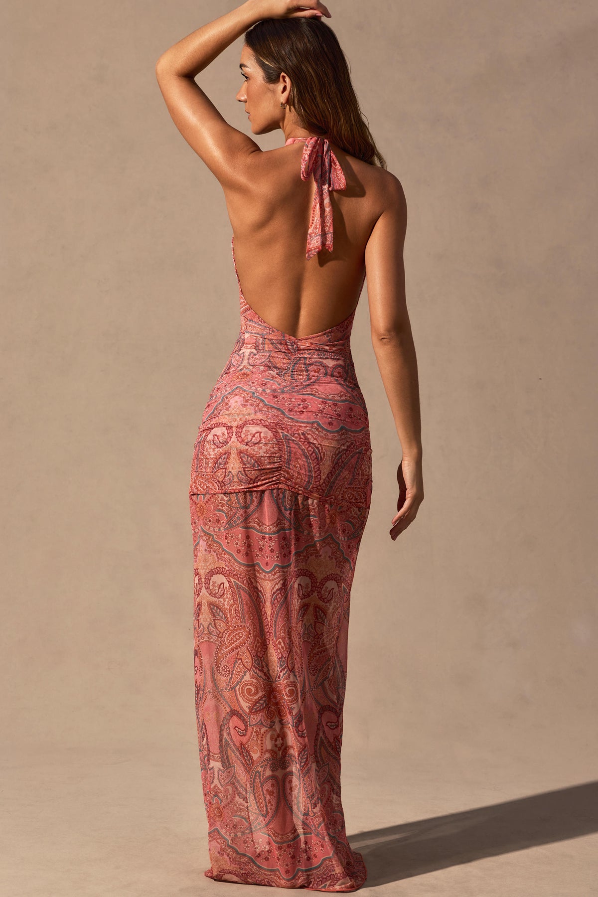 ⁣⁢Maxikleid mit Cut-Out und Neckholder im Paisleymuster⁤⁣ - 2