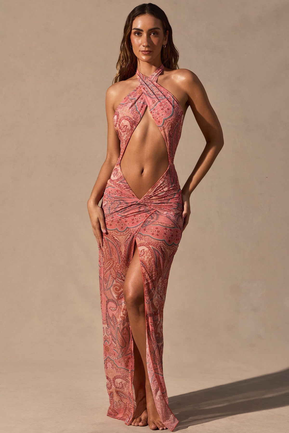 ⁣⁢Maxikleid mit Cut-Out und Neckholder im Paisleymuster⁤⁣ - 1