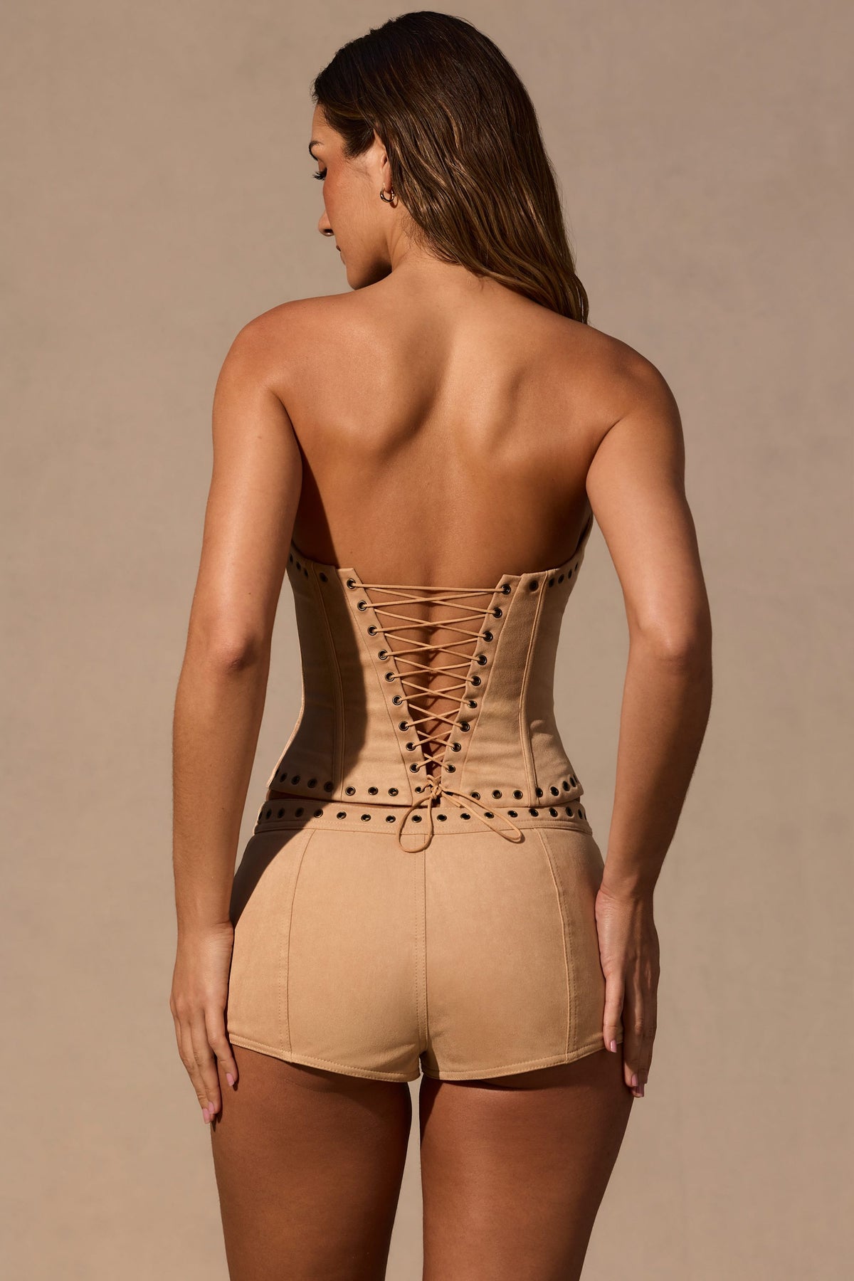 ⁣⁢Low-Rise-Minishorts in Tan⁤⁣ - 2