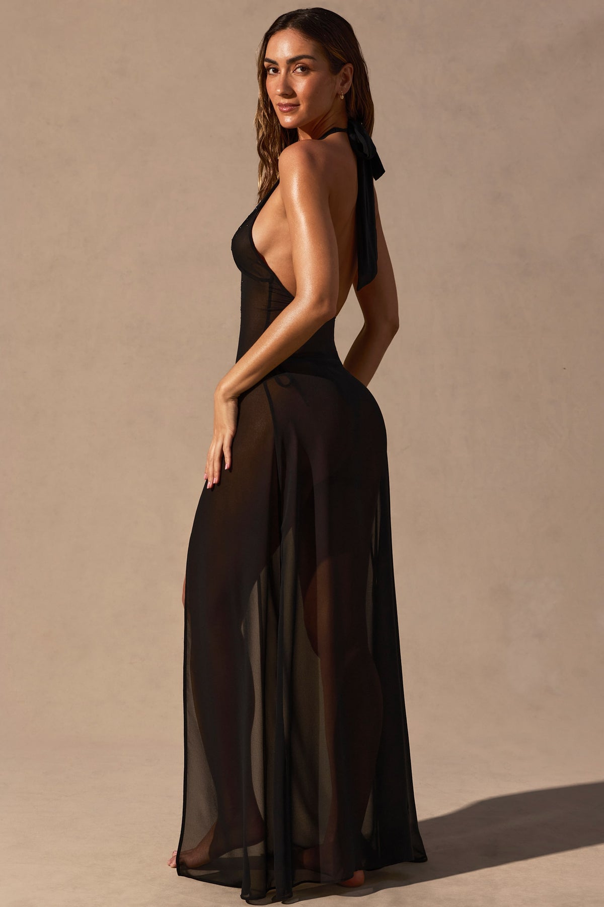 ⁣⁢Neckholder-Maxikleid in Schwarz⁤⁣