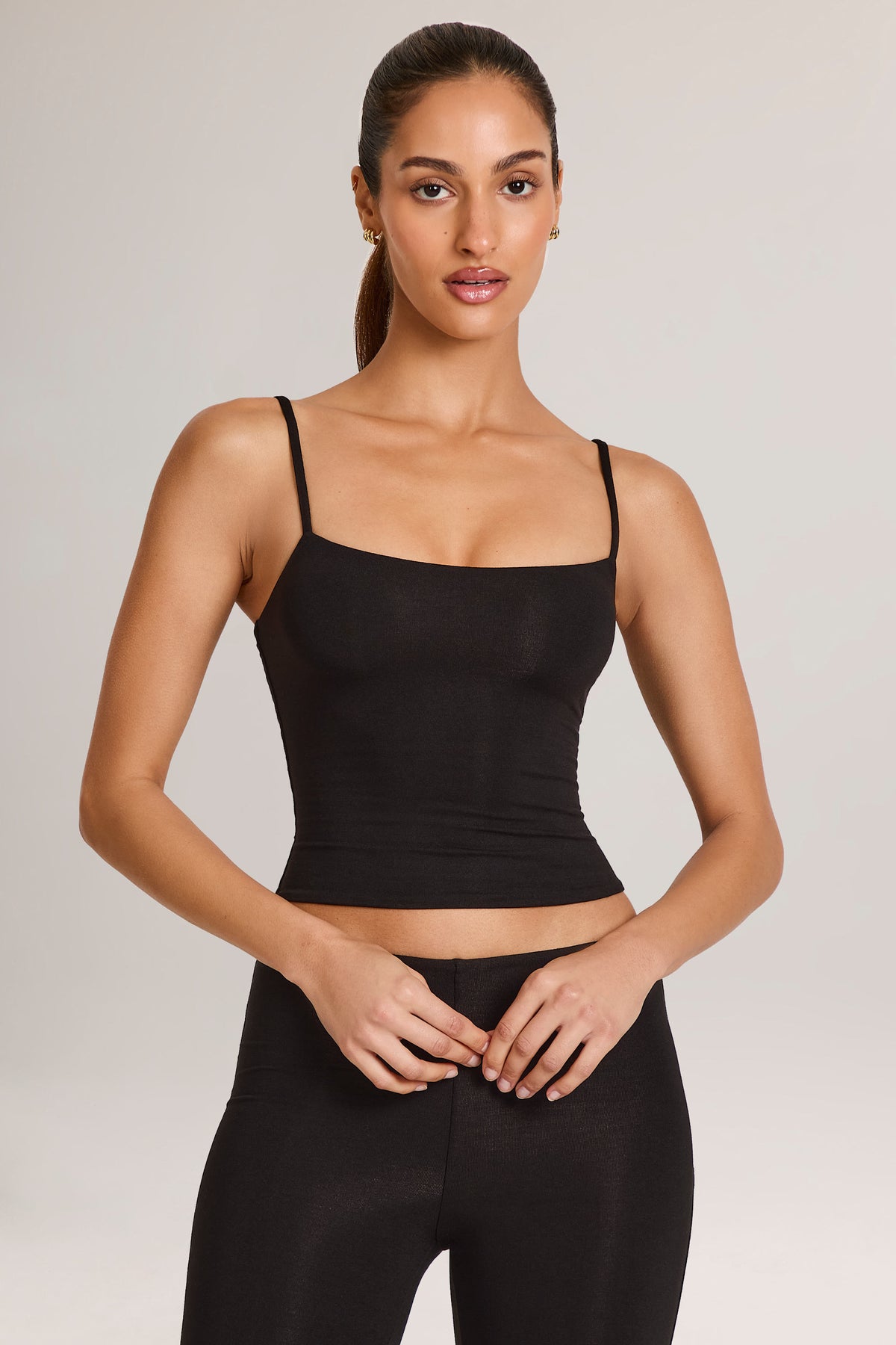 ⁣⁢Modal-Tanktop mit tiefem Rundhalsausschnitt in Schwarz⁤⁣