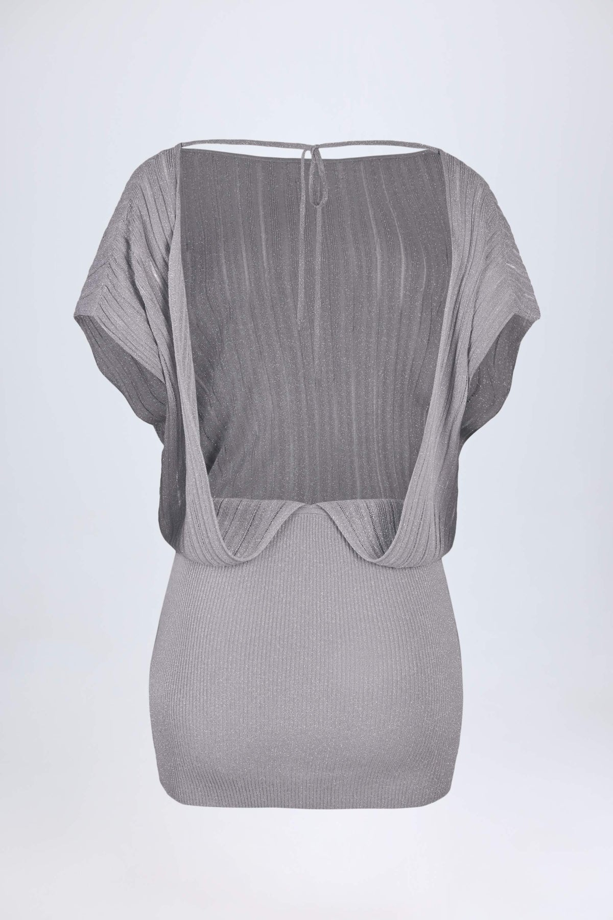 ⁣⁢Rückenfreies Minikleid mit Fledermausärmeln in Silber⁤⁣
