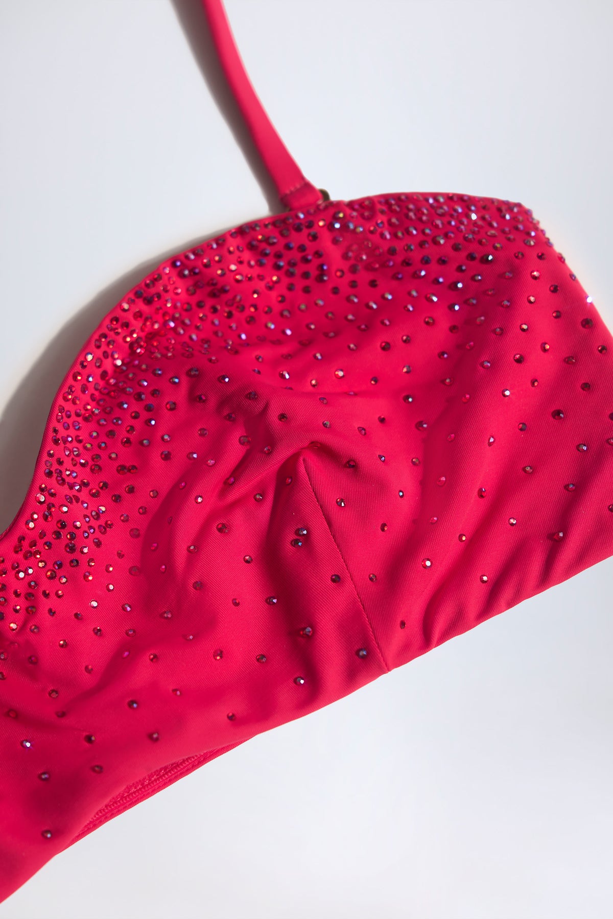 ⁣⁢Bandeau-Bikinioberteil in Raspberry Pink⁤⁣